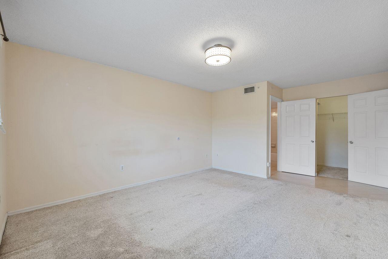 5011 Wiles Road 303 Property Photo 5