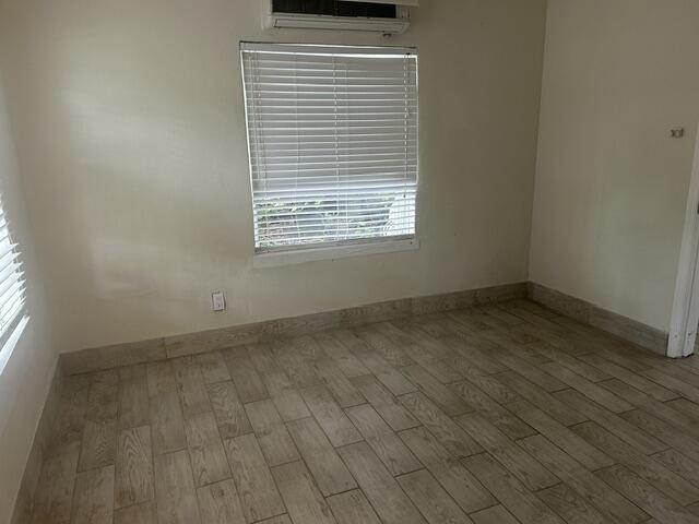 1839 Sw 23rd Street Property Photo 3