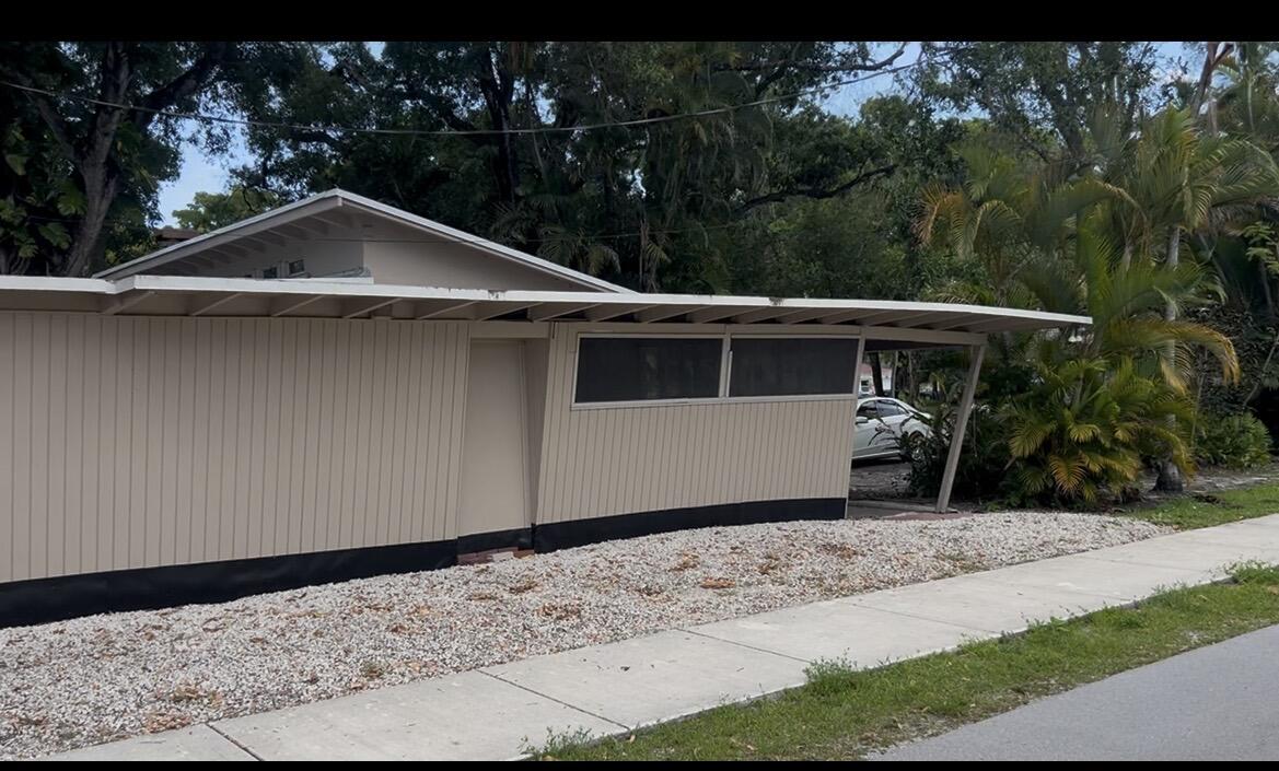 1839 Sw 23rd Street Property Photo 6
