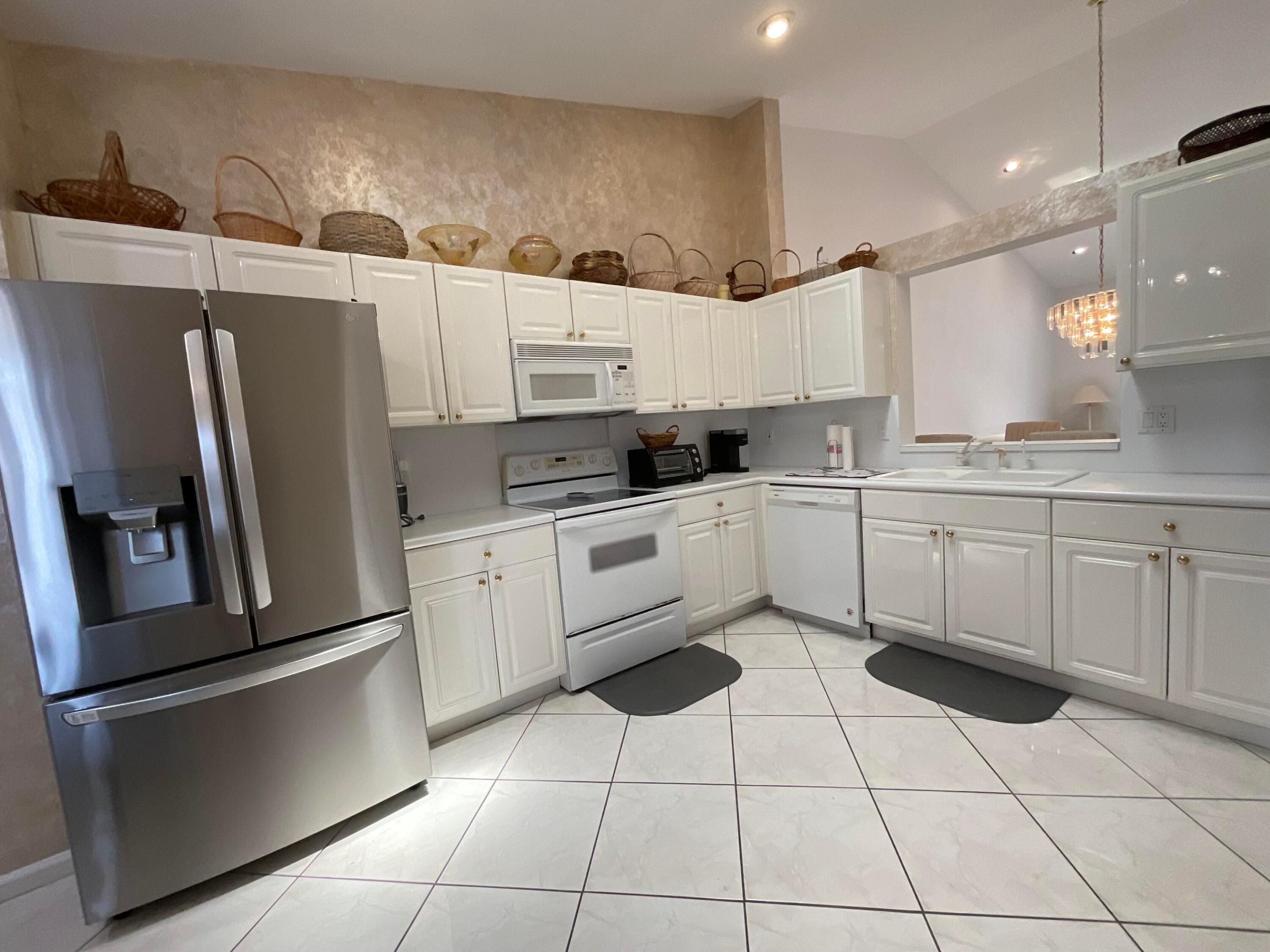 5574 Royal Lake Circle Property Photo 7