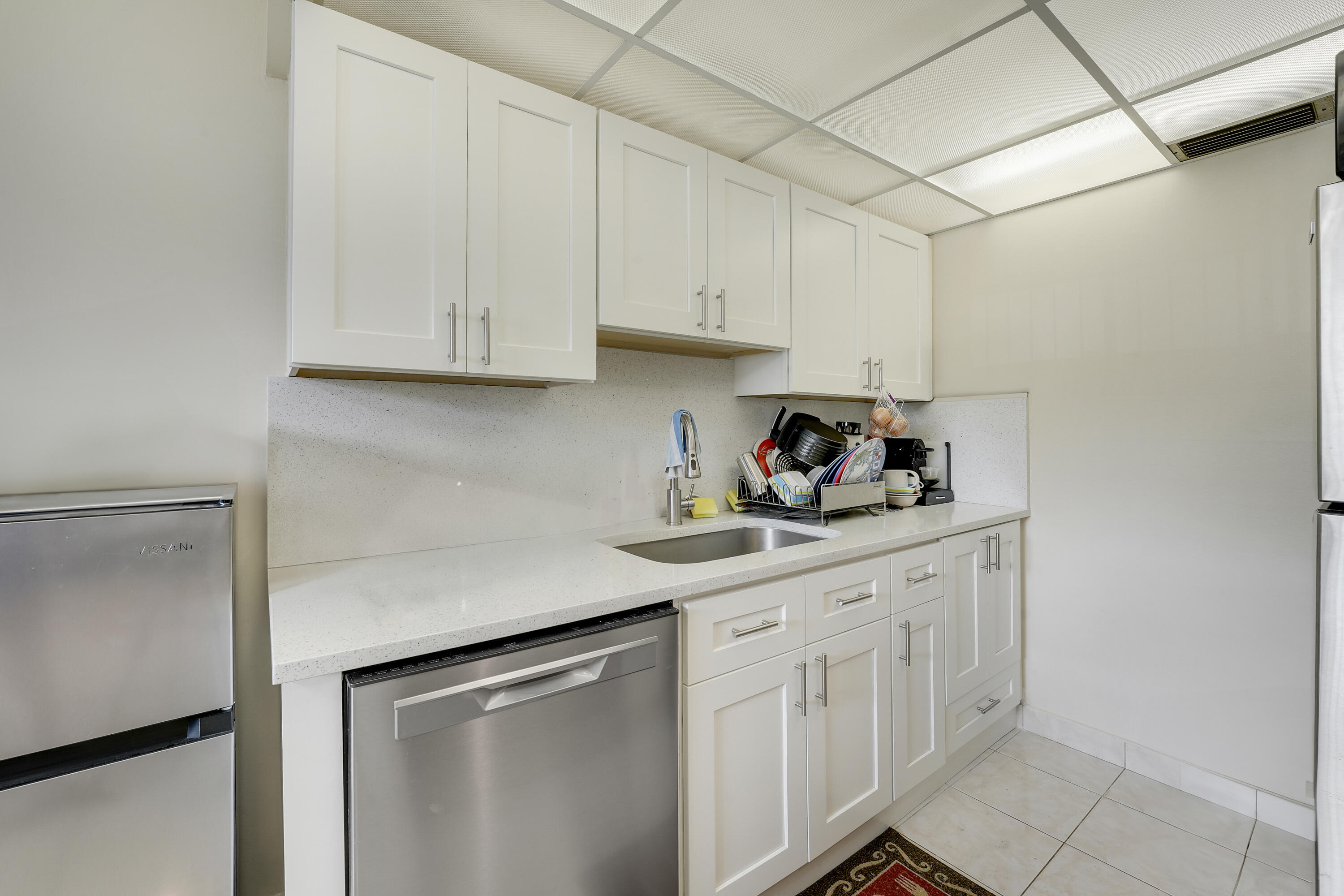 1011 Exeter Property Photo 6