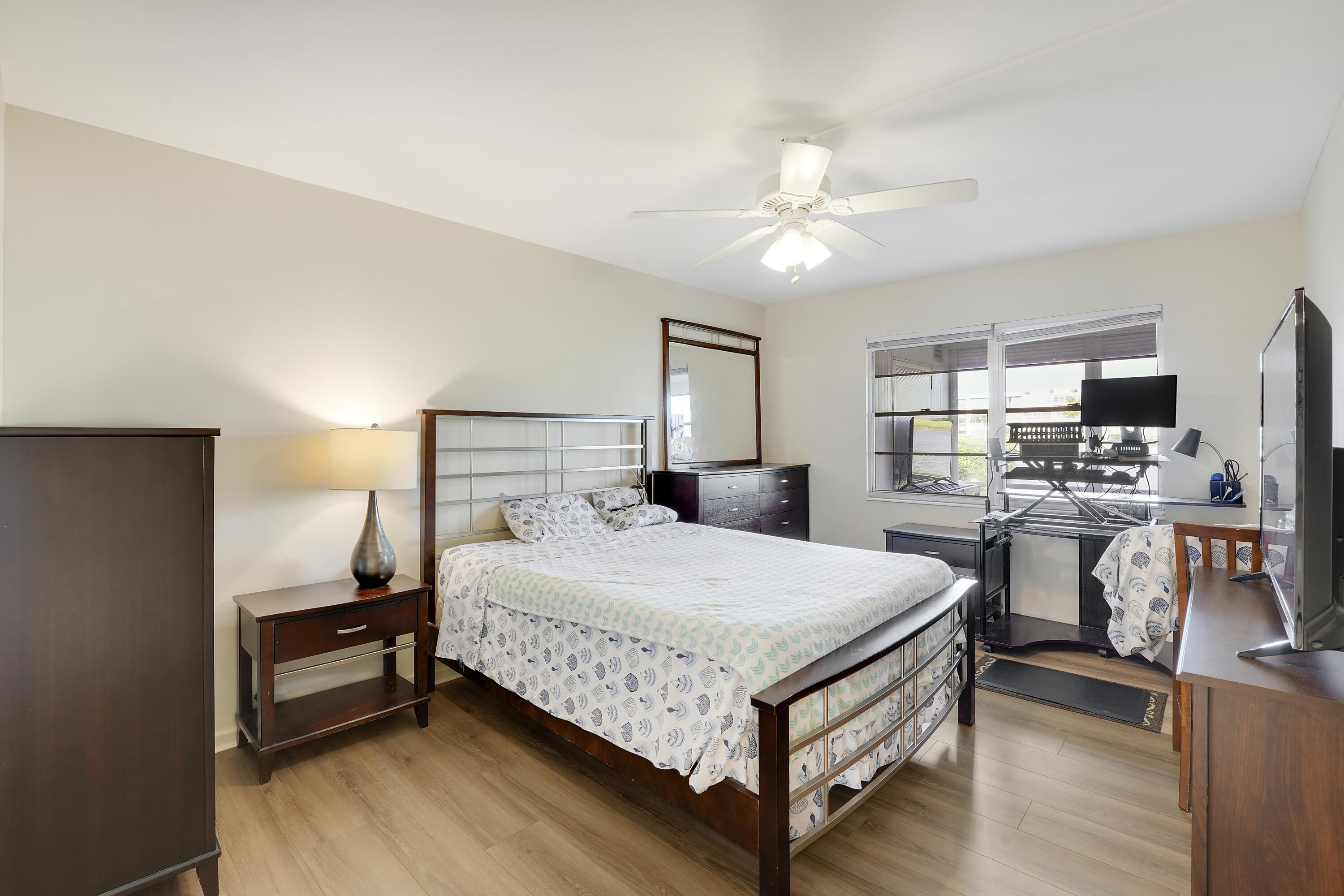 1011 Exeter Property Photo 9