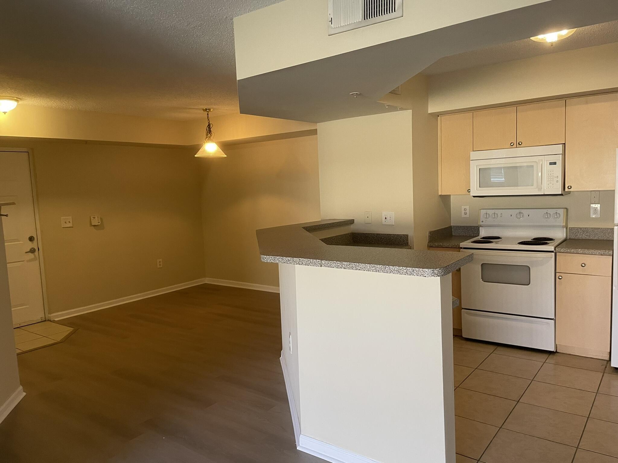 3605 Nw Adriatic Lane 7-103 Property Photo 5