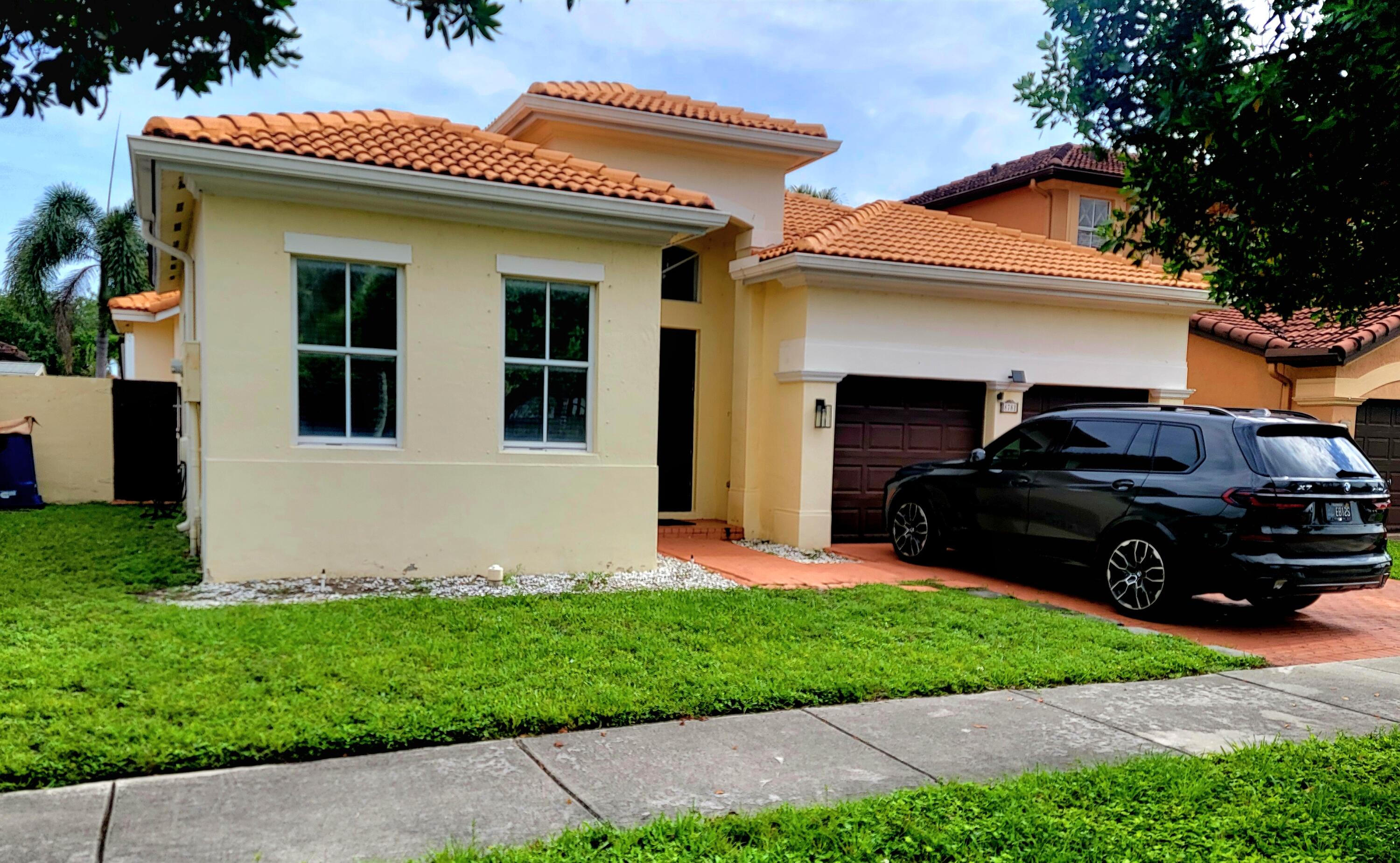 8781 Nw 178th Street Property Photo 2