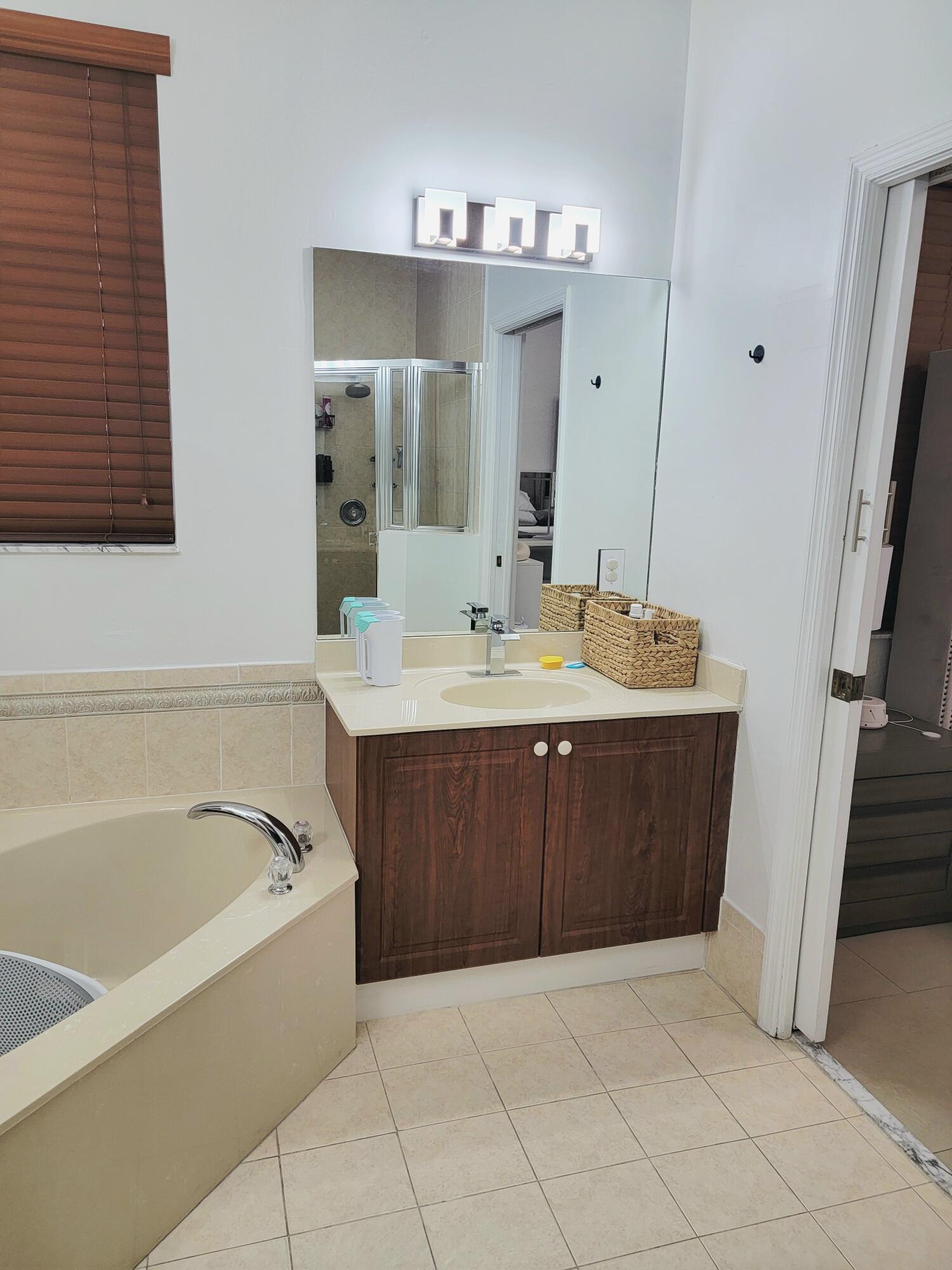 8781 Nw 178th Street Property Photo 8