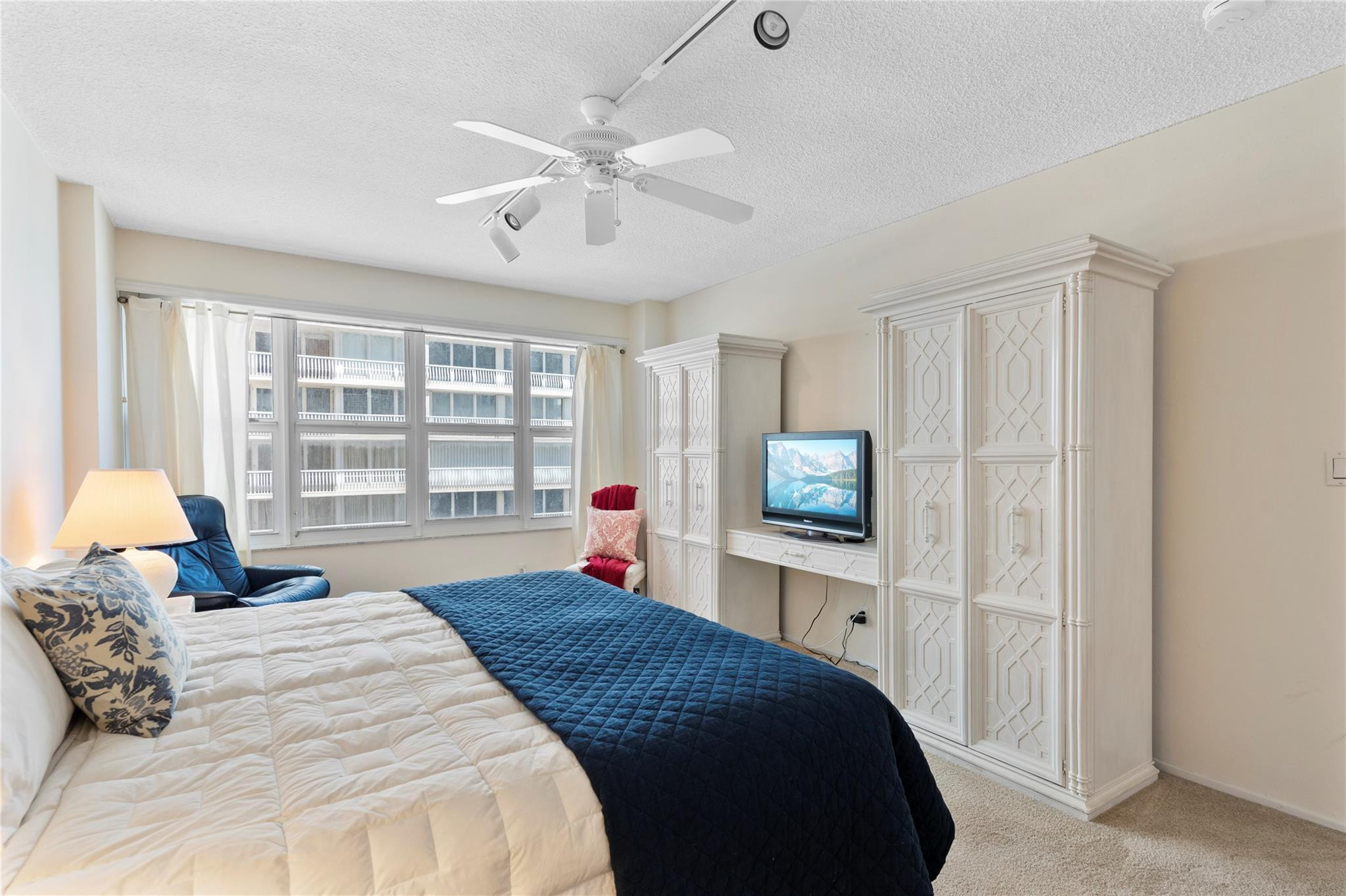 4010 Galt Ocean Drive 802 Property Photo 8