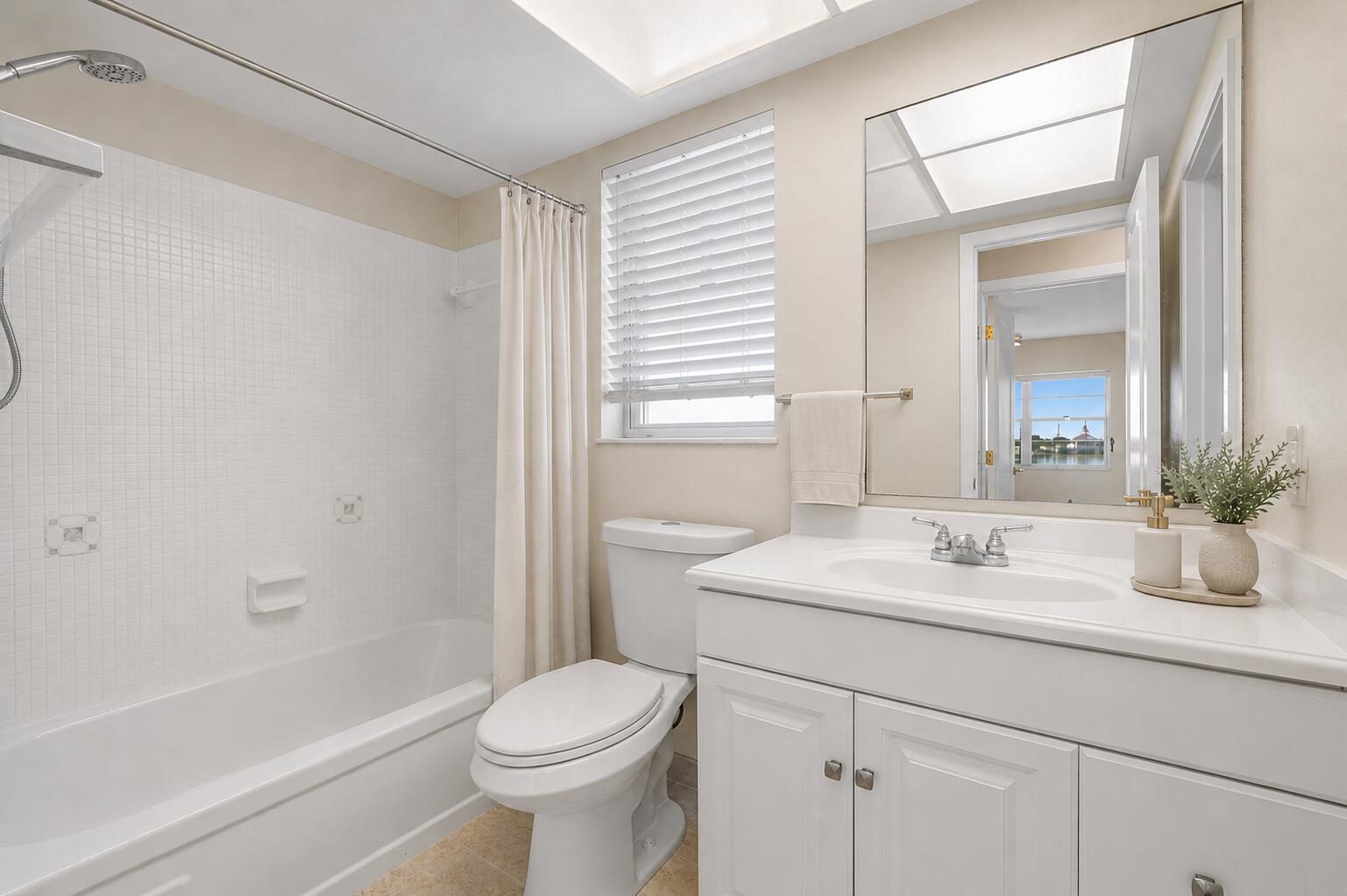 1116 Lake Terrace 207 Property Photo 8