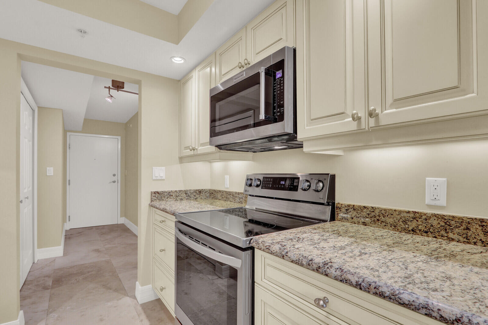 3000 N Ocean Drive 7h Property Photo 16