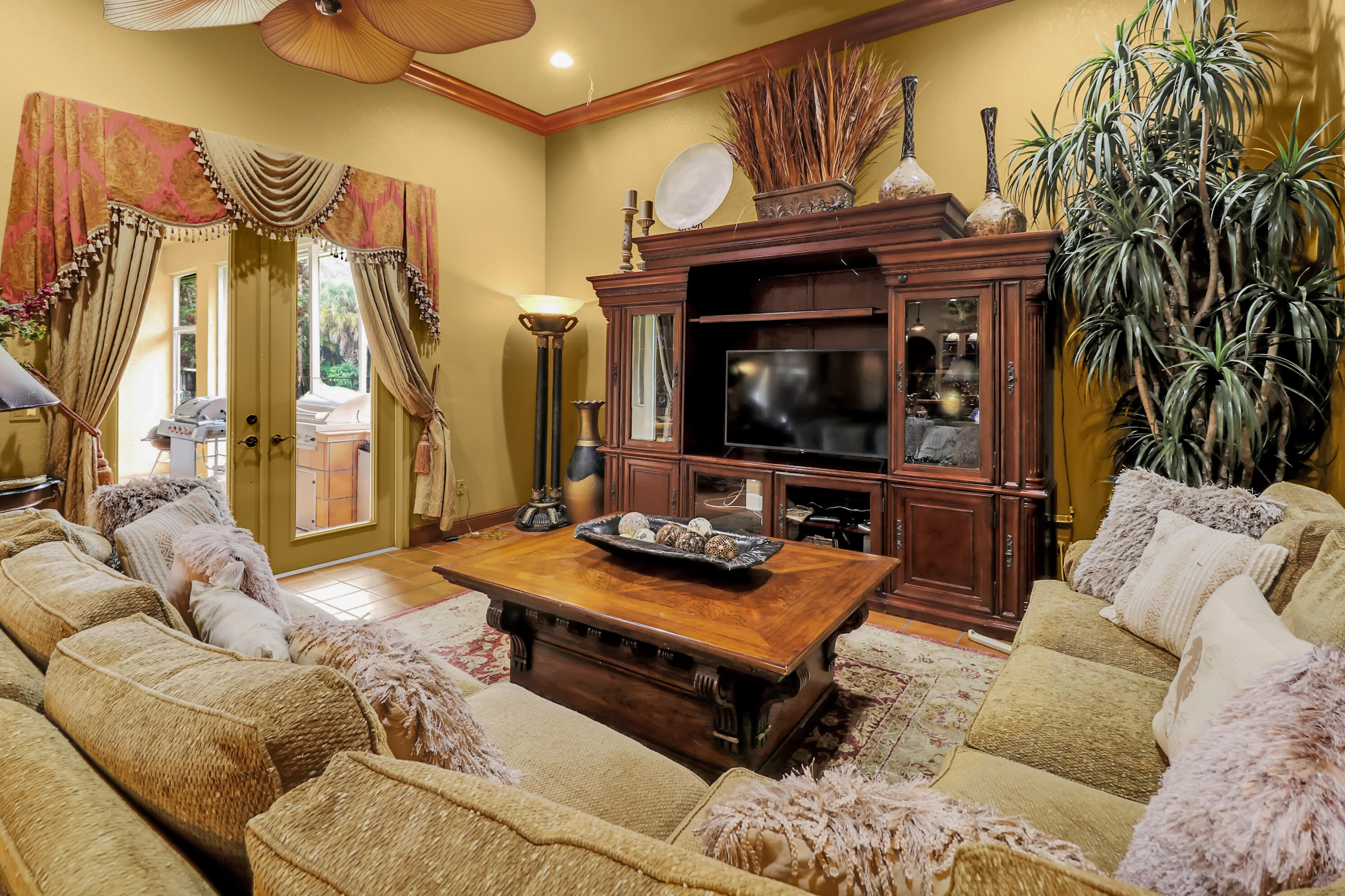 7086 Hall Boulevard Property Photo 7