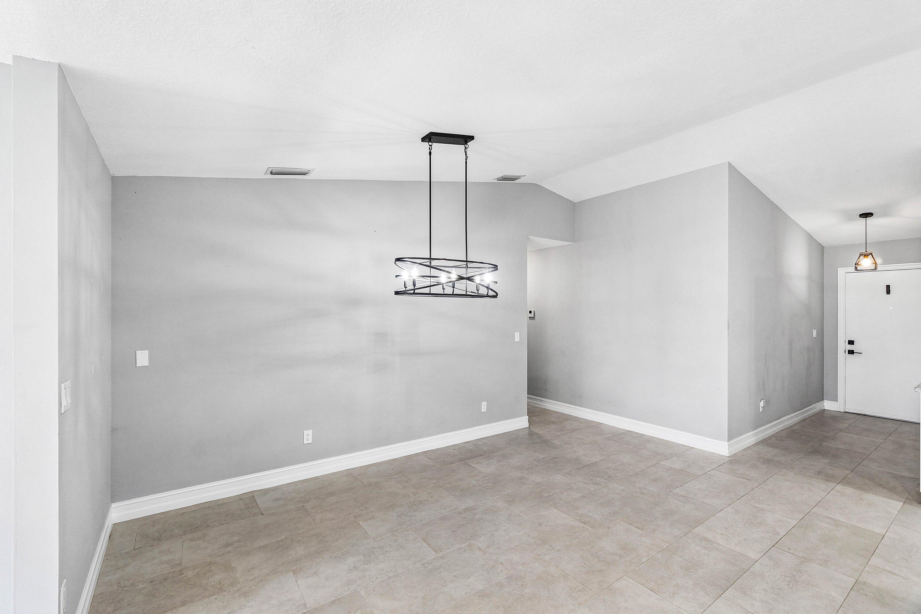 120 Mayfair Lane Property Photo 7