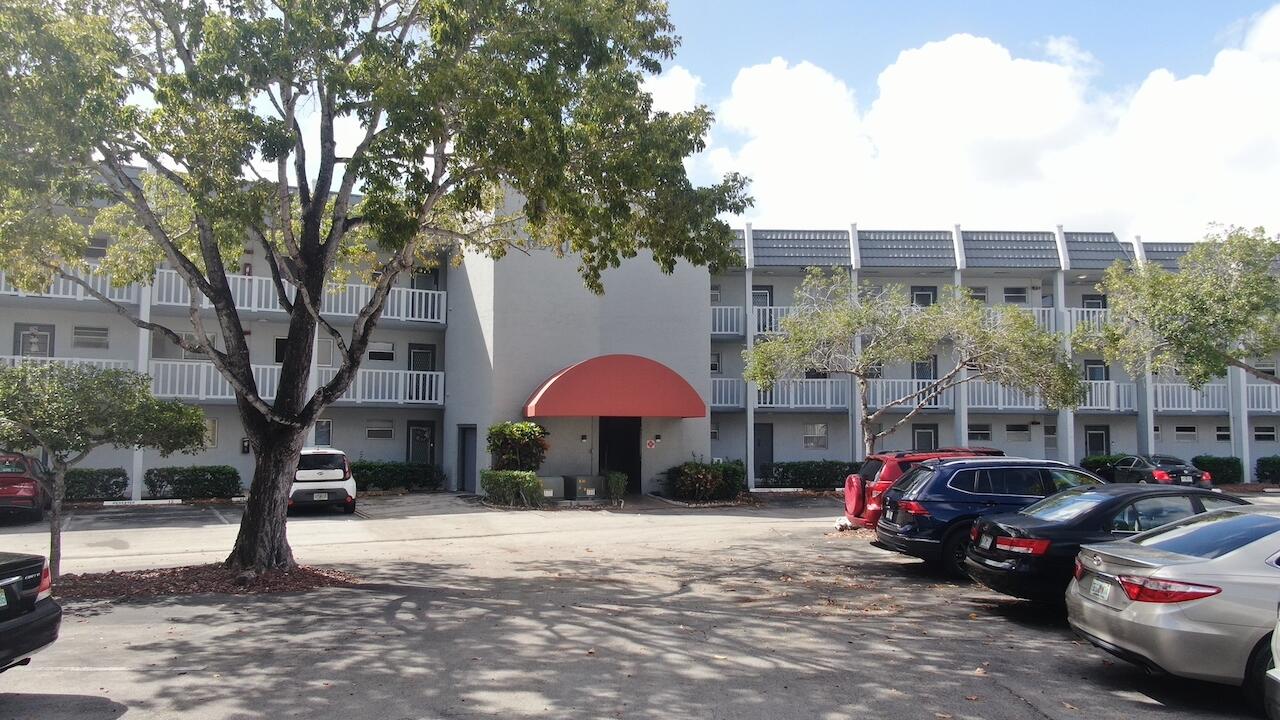6570 Royal Palm Boulevard 106j Property Photo 2