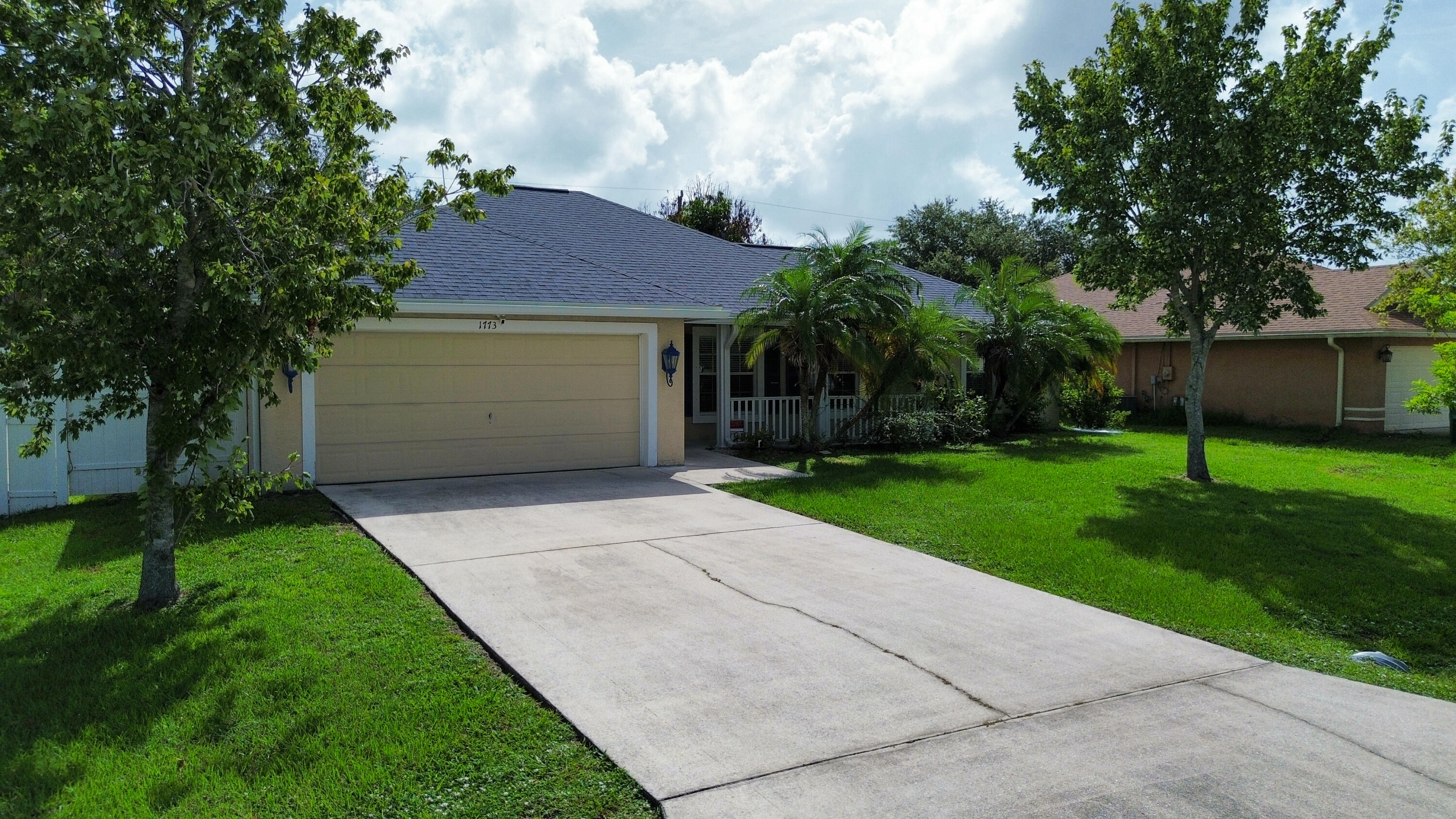 1773 Sw Finch Lane Property Photo 2