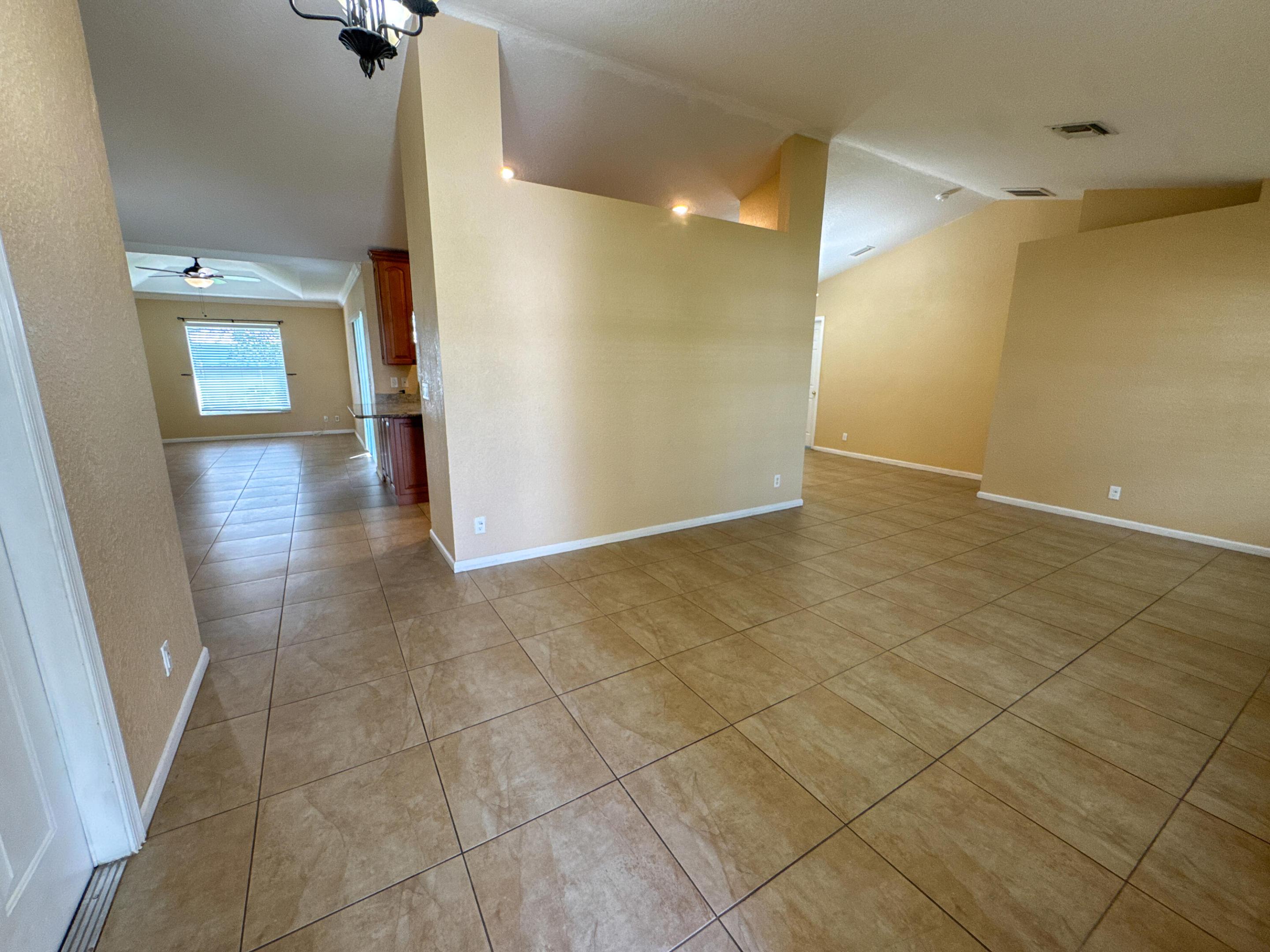 1773 Sw Finch Lane Property Photo 6