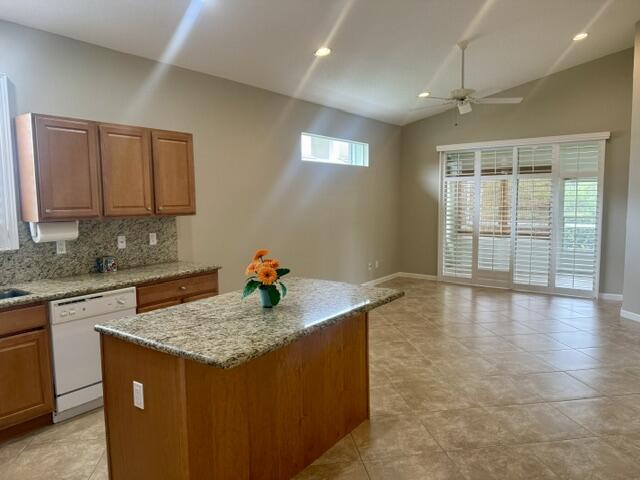 4645 Se Bridgetown Court Property Photo 5