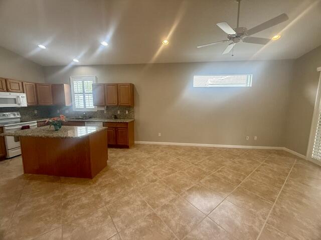 4645 Se Bridgetown Court Property Photo 8