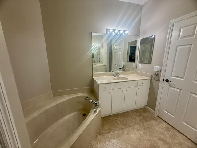 4645 Se Bridgetown Court Property Photo 12
