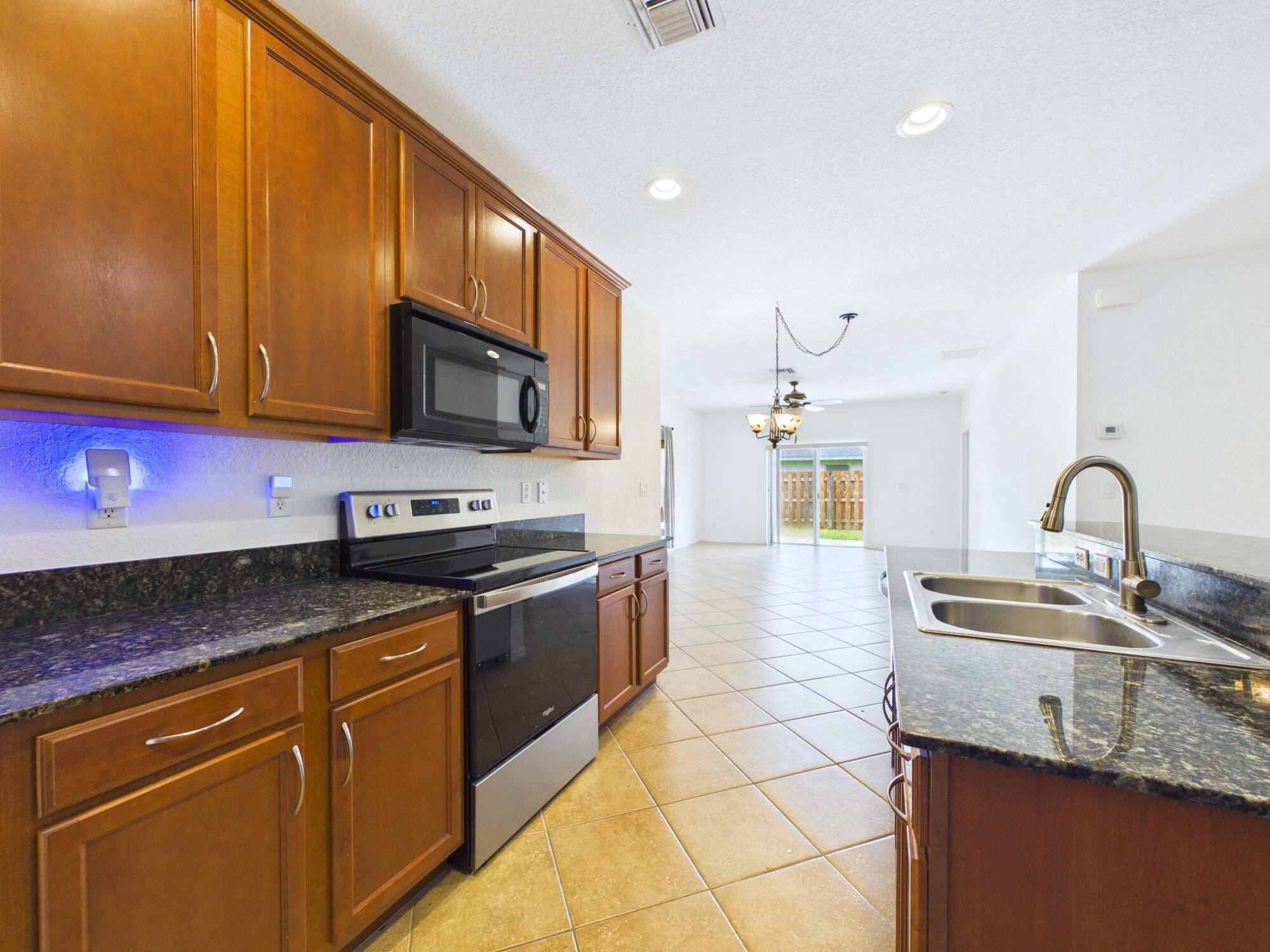 157 Blue Grotto Drive Property Photo 12