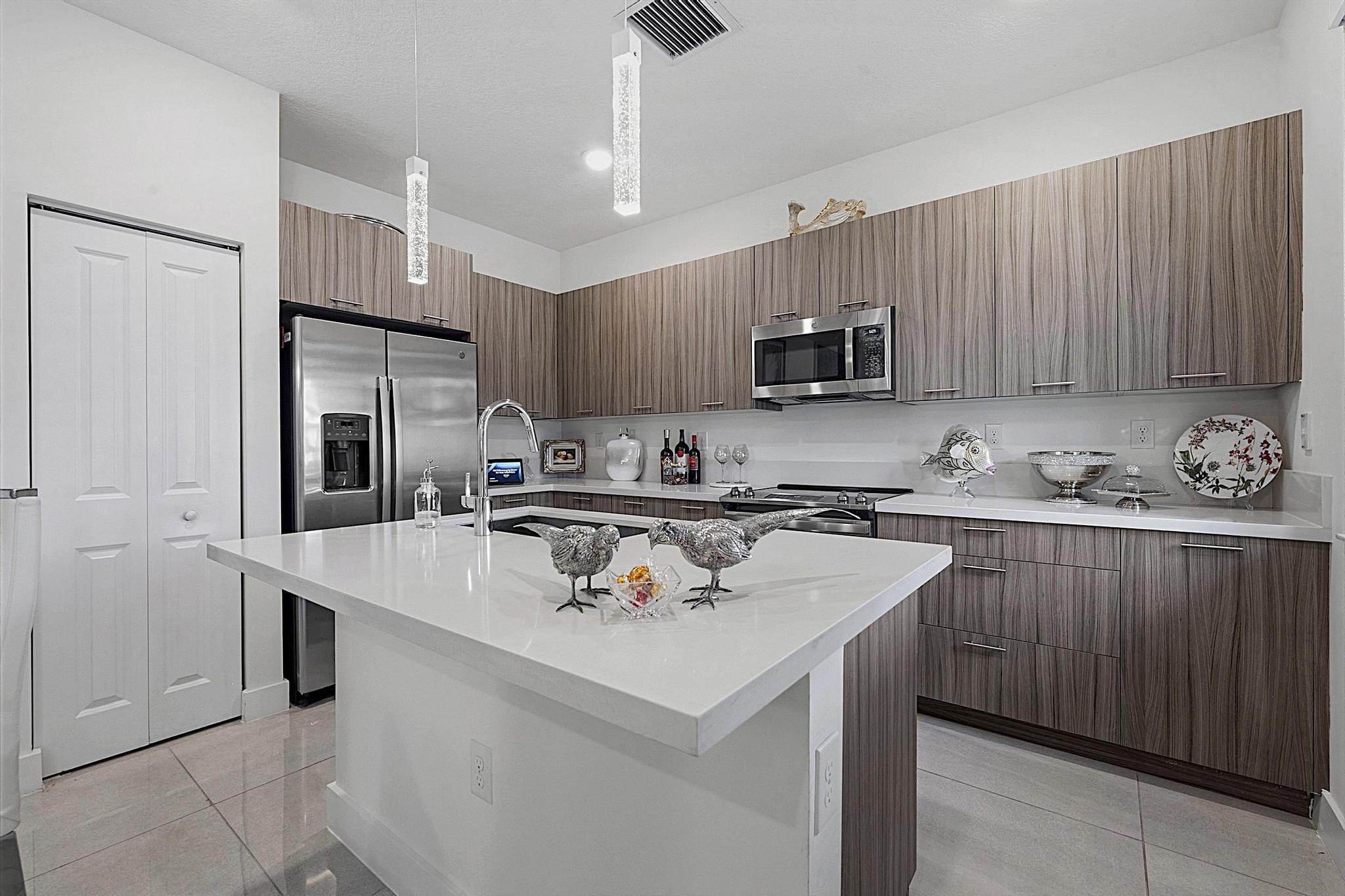 8321 Central Park Boulevard Property Photo 10
