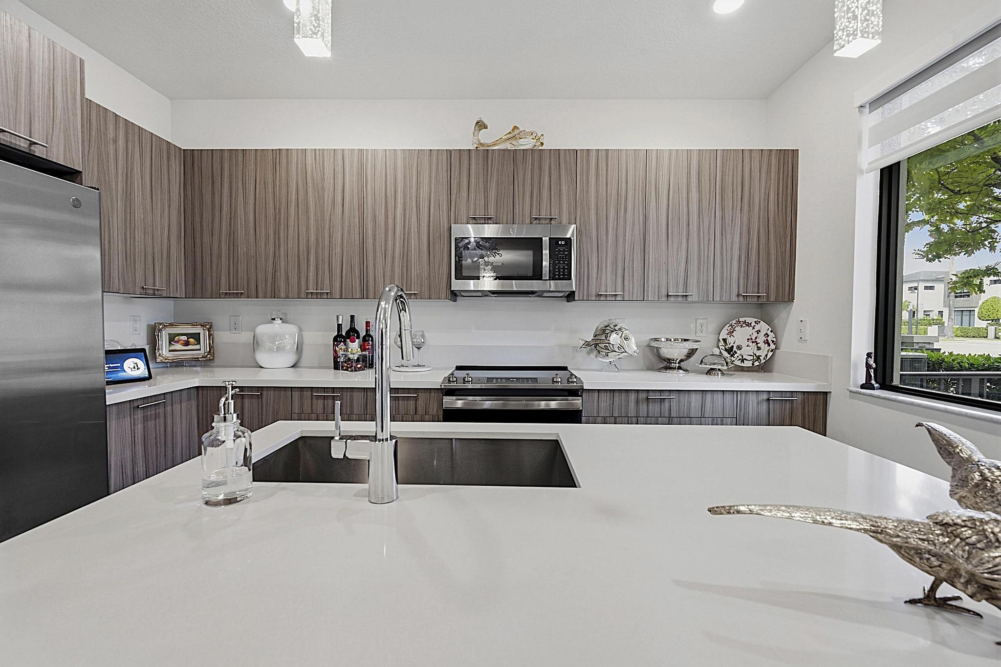 8321 Central Park Boulevard Property Photo 12