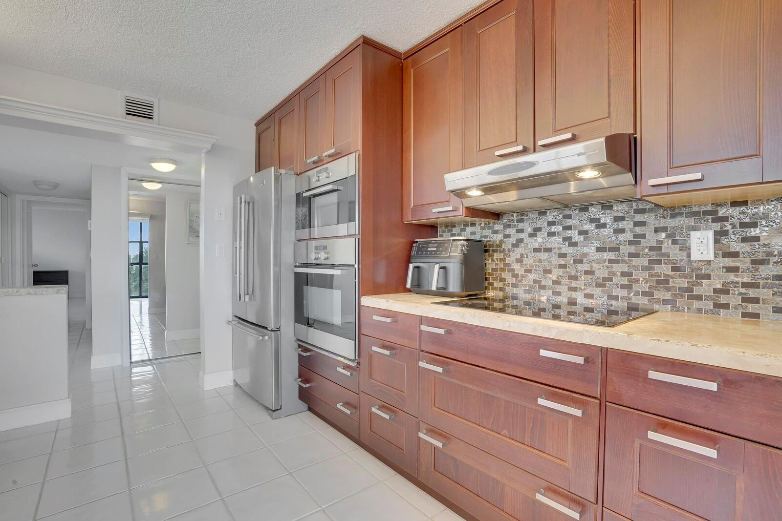 600 Parkview Drive 531 Property Photo 6