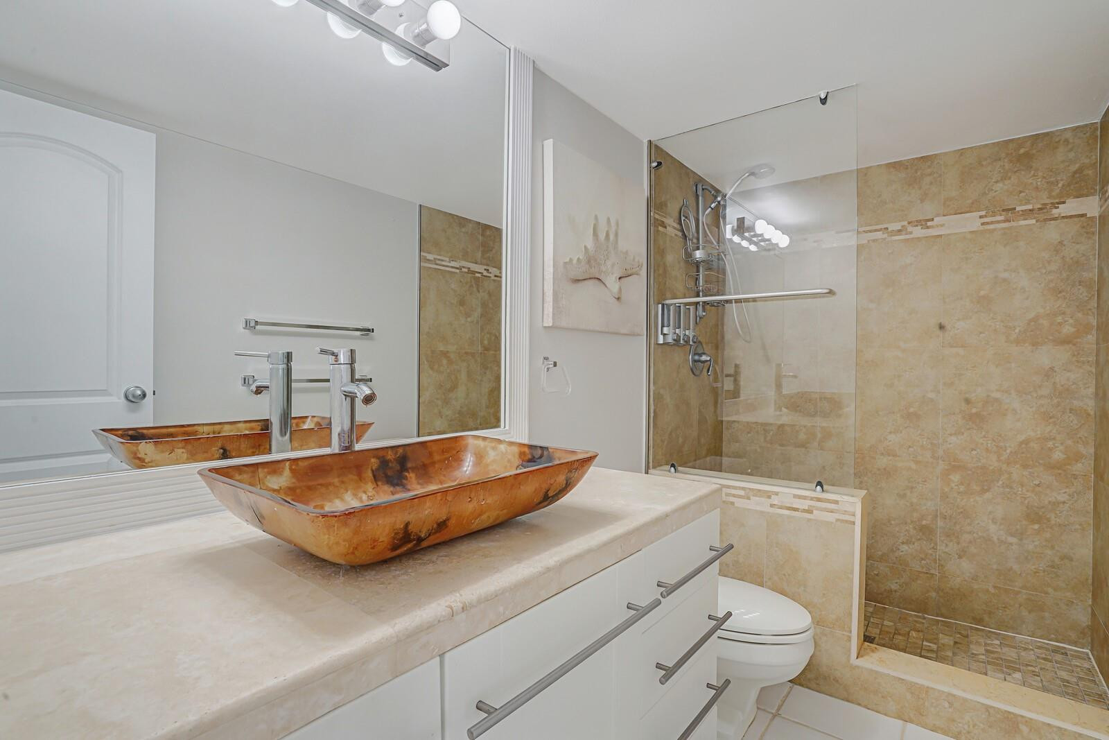 600 Parkview Drive 531 Property Photo 19