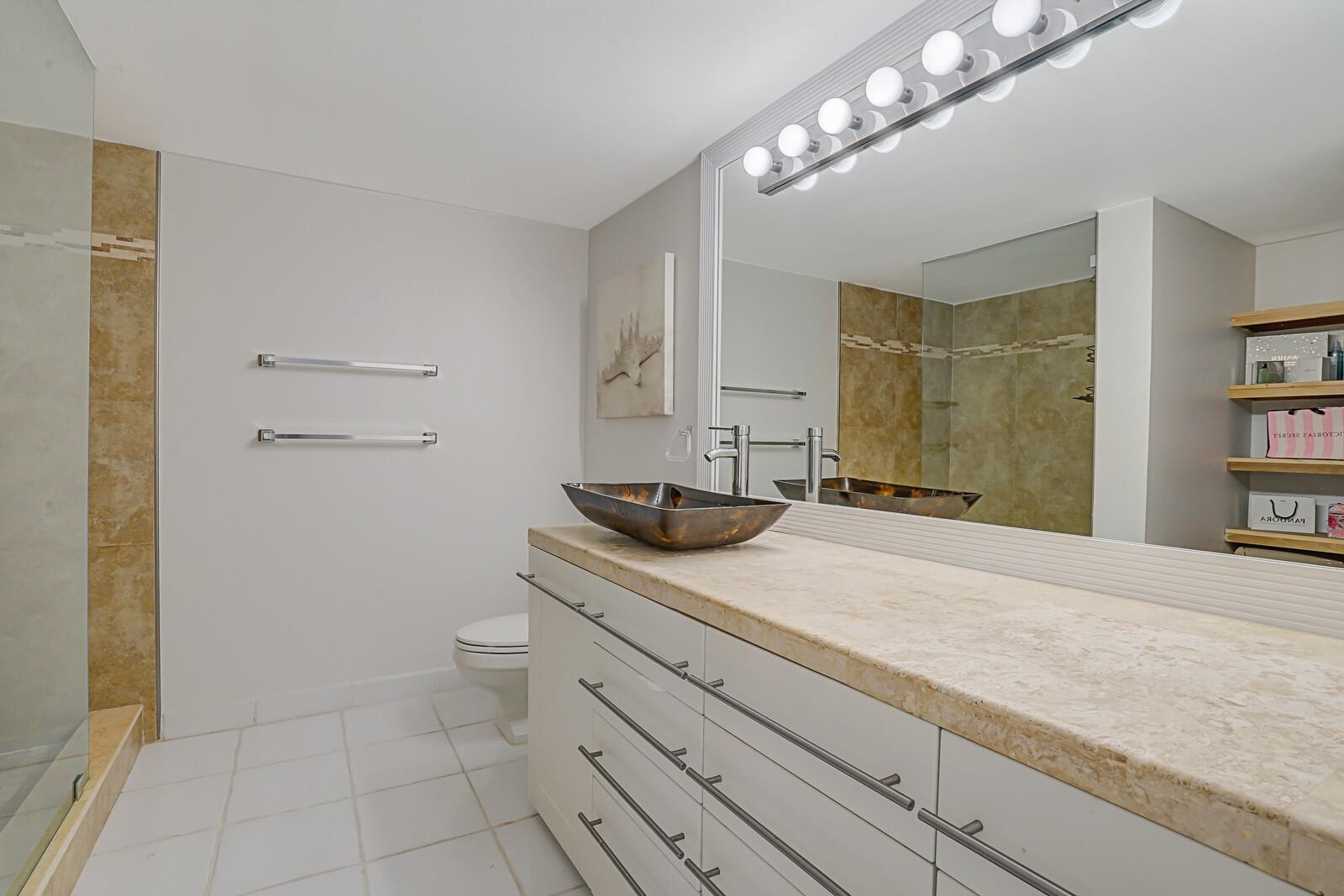 600 Parkview Drive 531 Property Photo 22