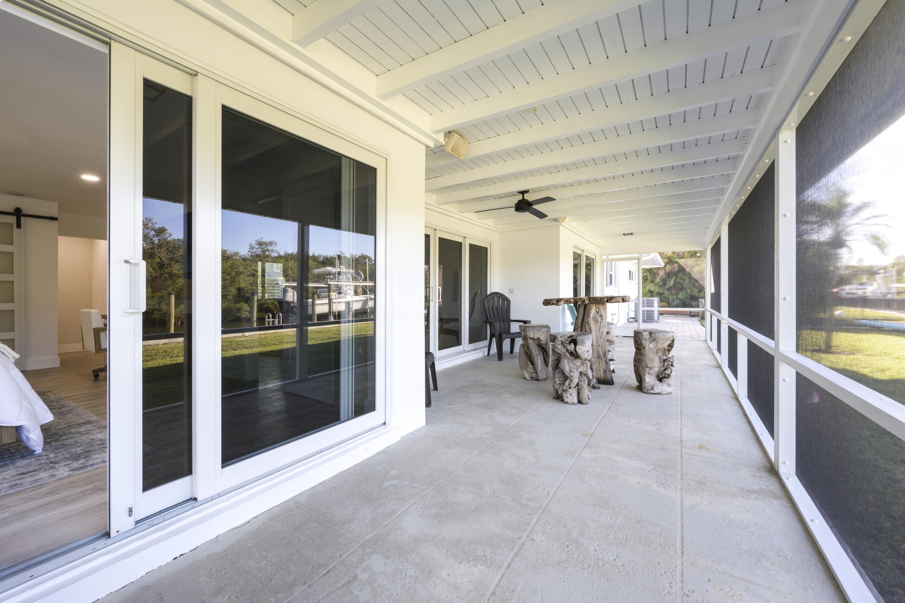 8585 Se Palm Street Property Photo 28