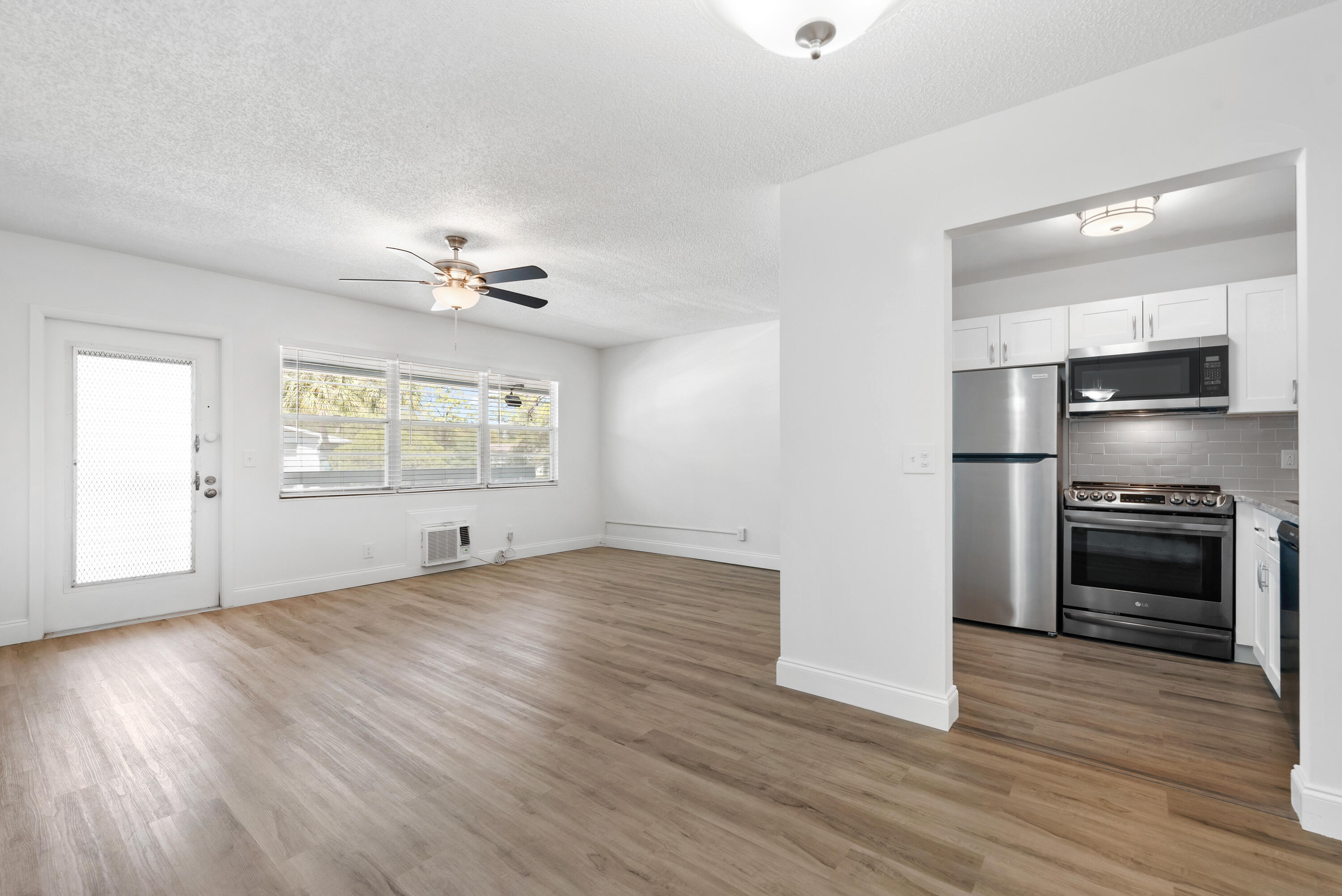 142 Ventnor Drive I Property Photo 1
