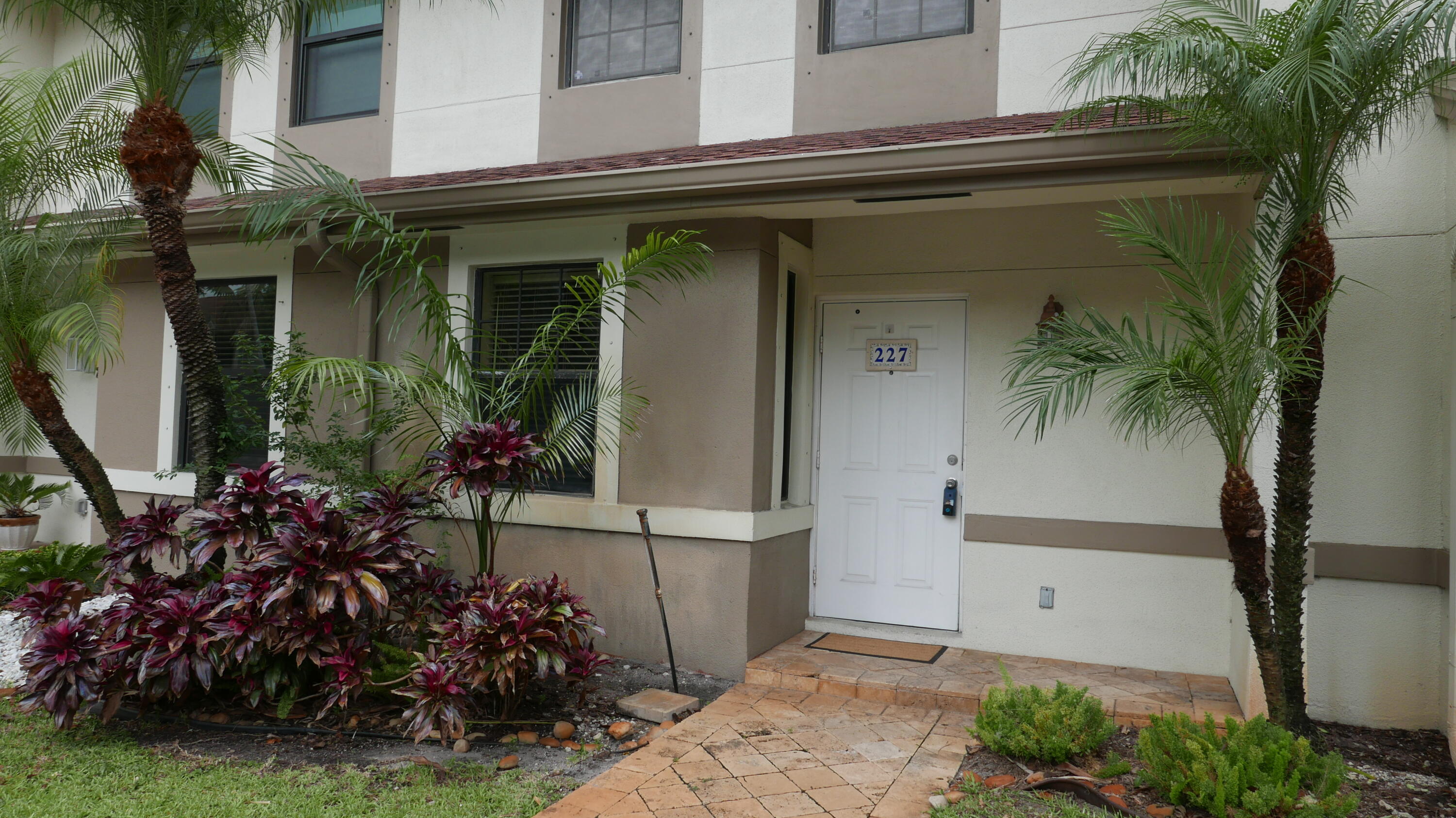 227 City View Drive Property Photo 2