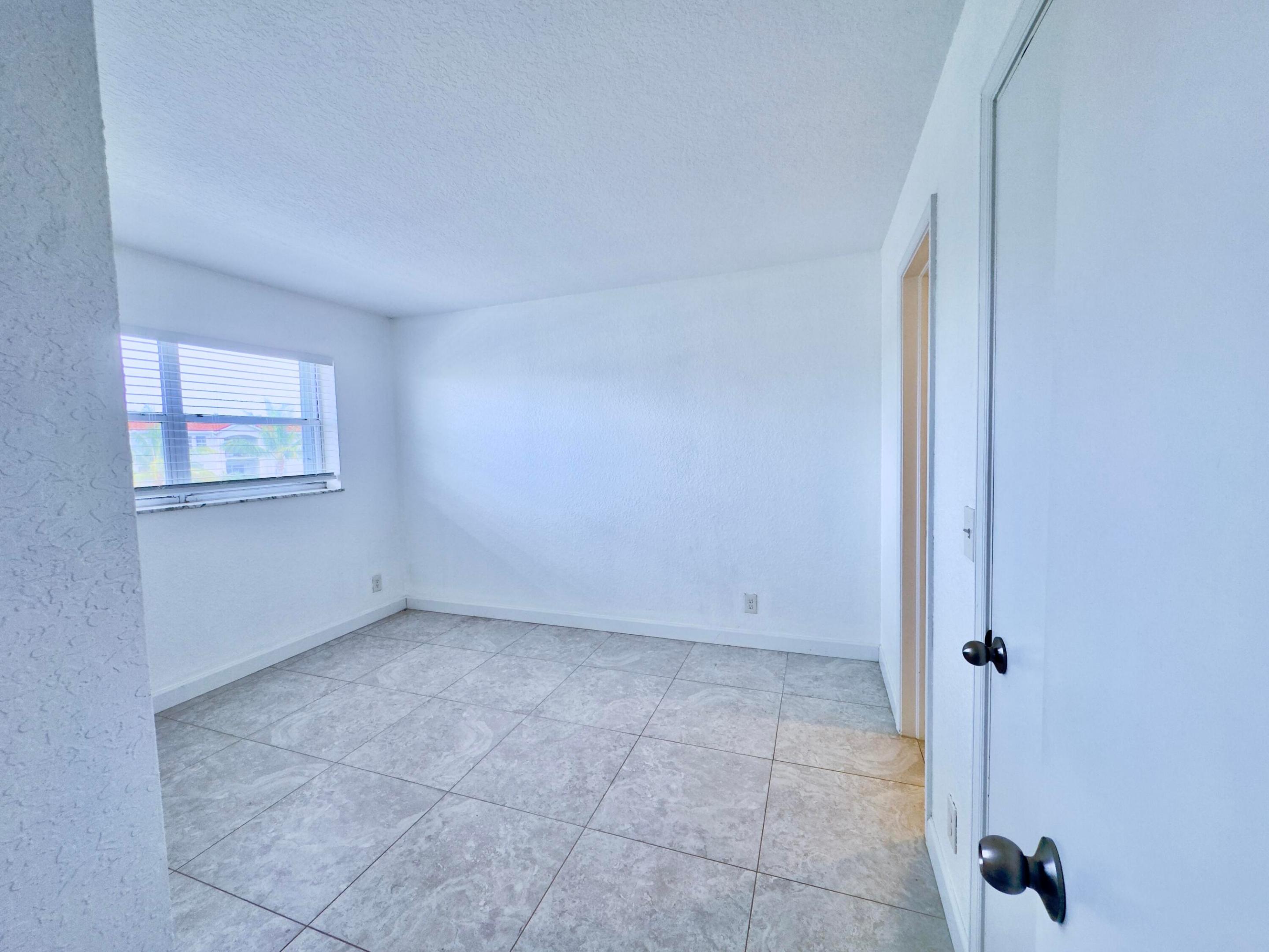 2016 S Federal Highway 404 Property Photo 13