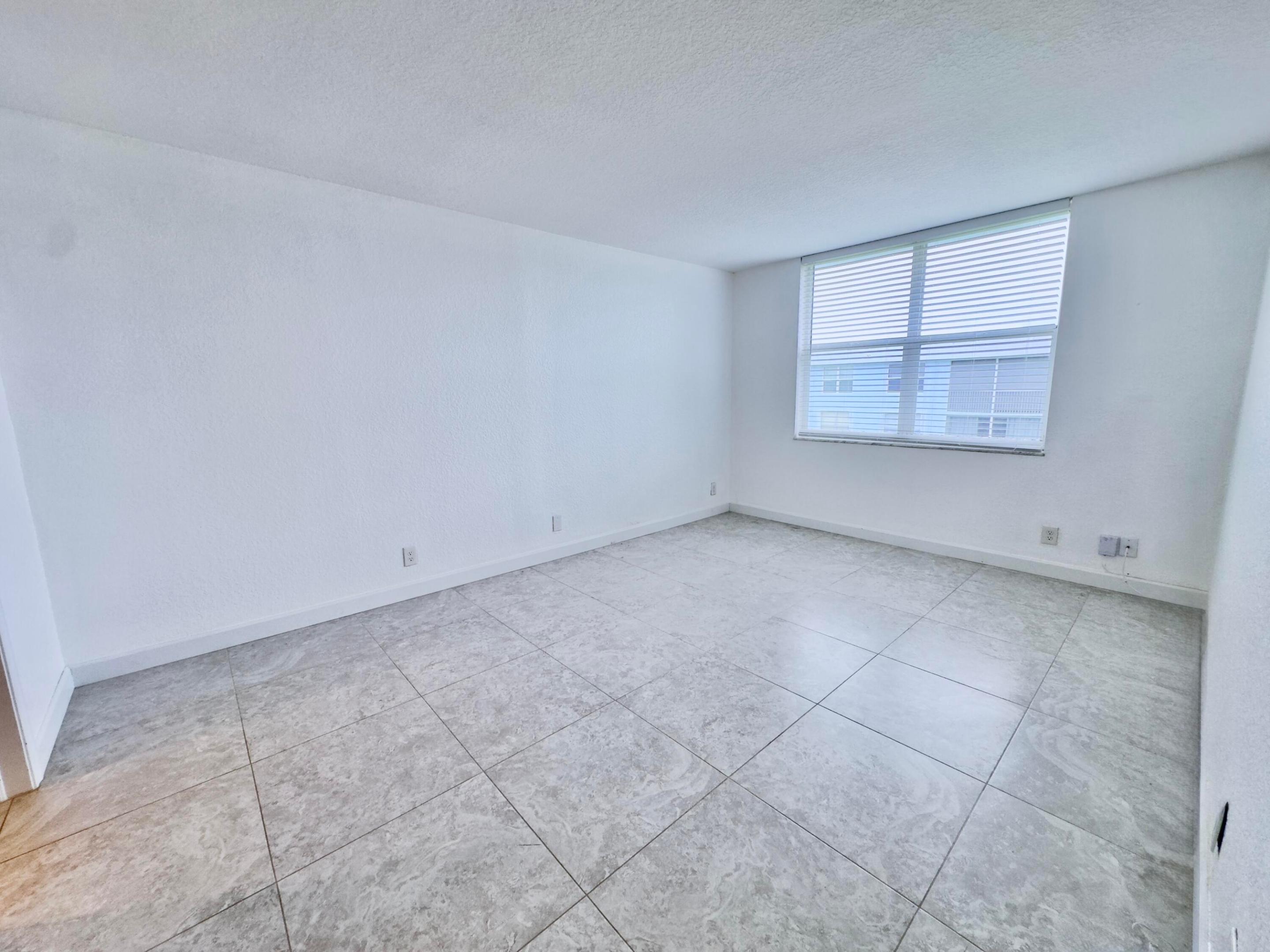 2016 S Federal Highway 404 Property Photo 18