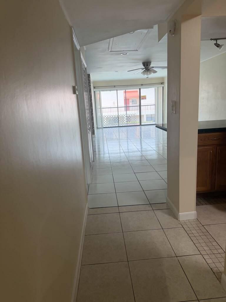 2977 Riverside Drive 202 Property Photo 5