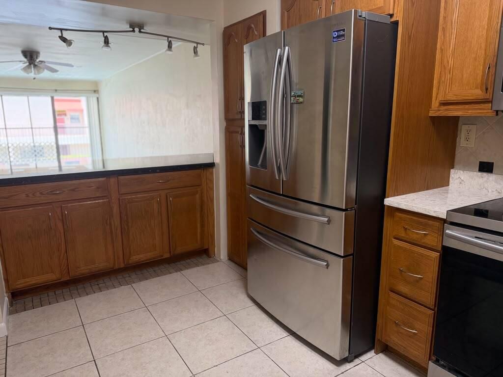 2977 Riverside Drive 202 Property Photo 8
