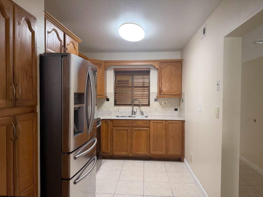 2977 Riverside Drive 202 Property Photo 10