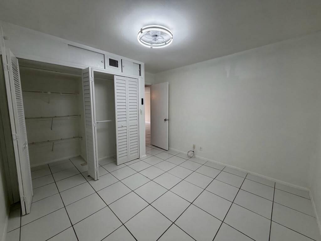 2977 Riverside Drive 202 Property Photo 15