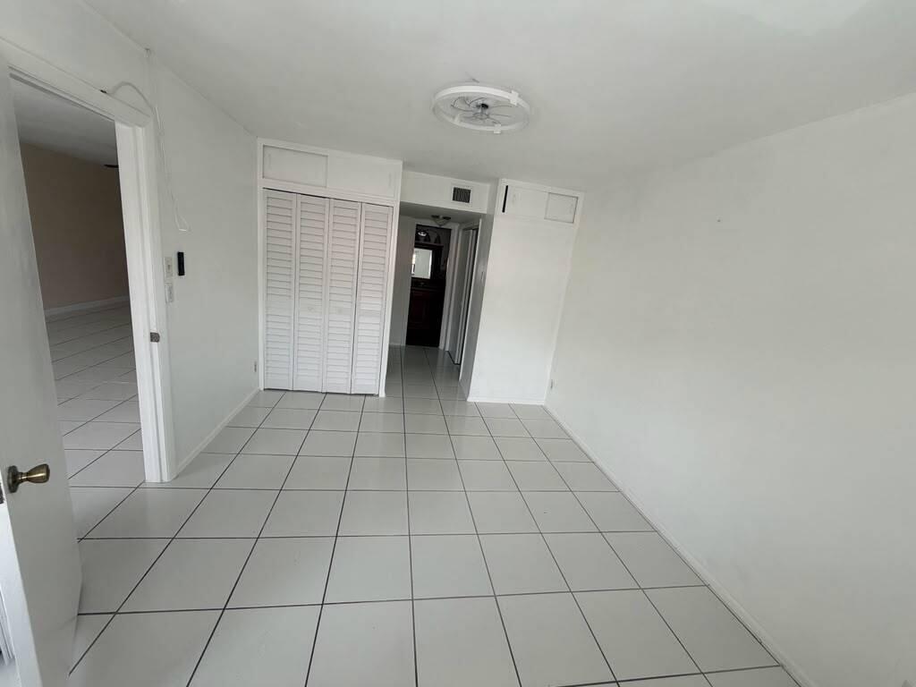 2977 Riverside Drive 202 Property Photo 18