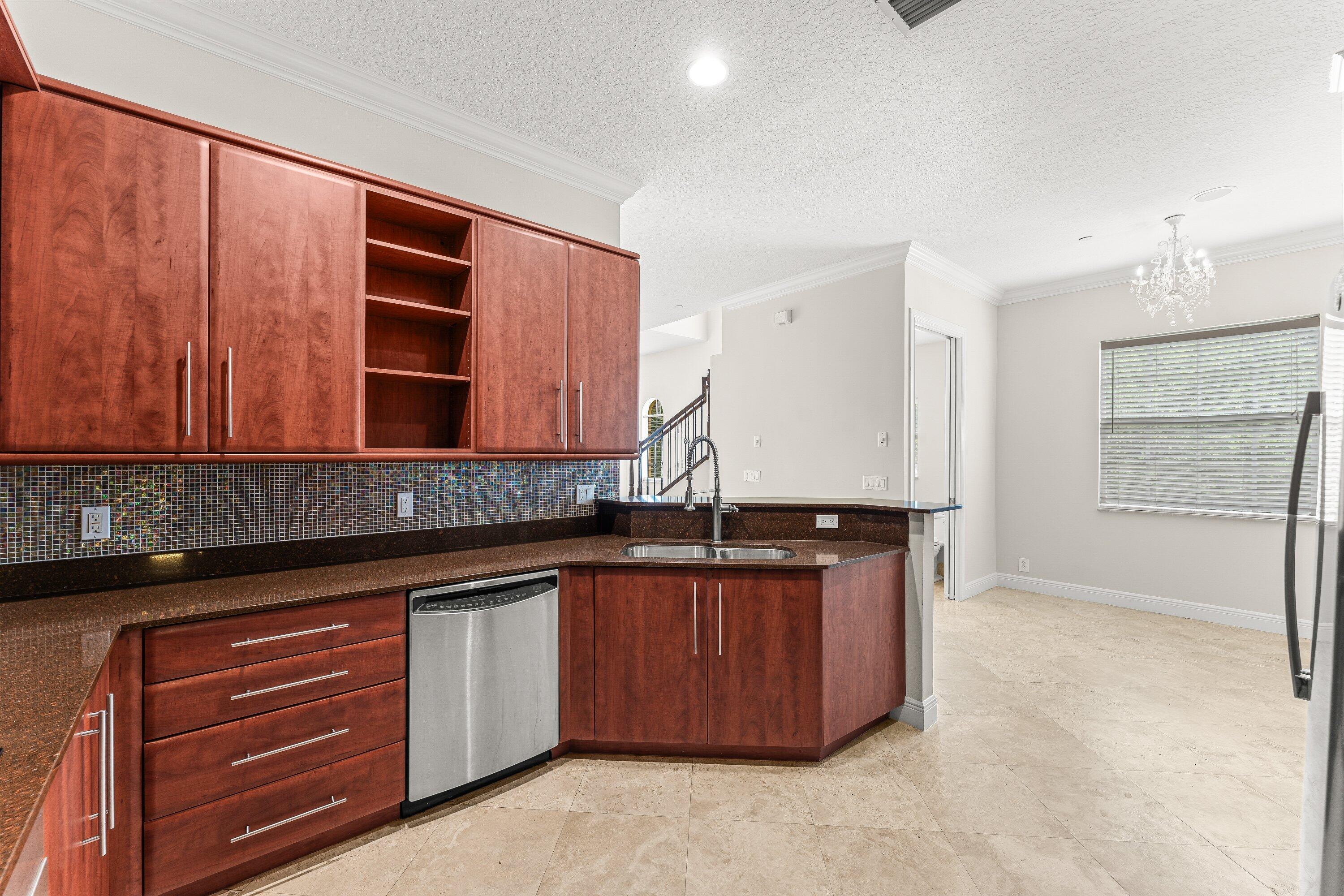 210 Ne 69th Circle Property Photo 8