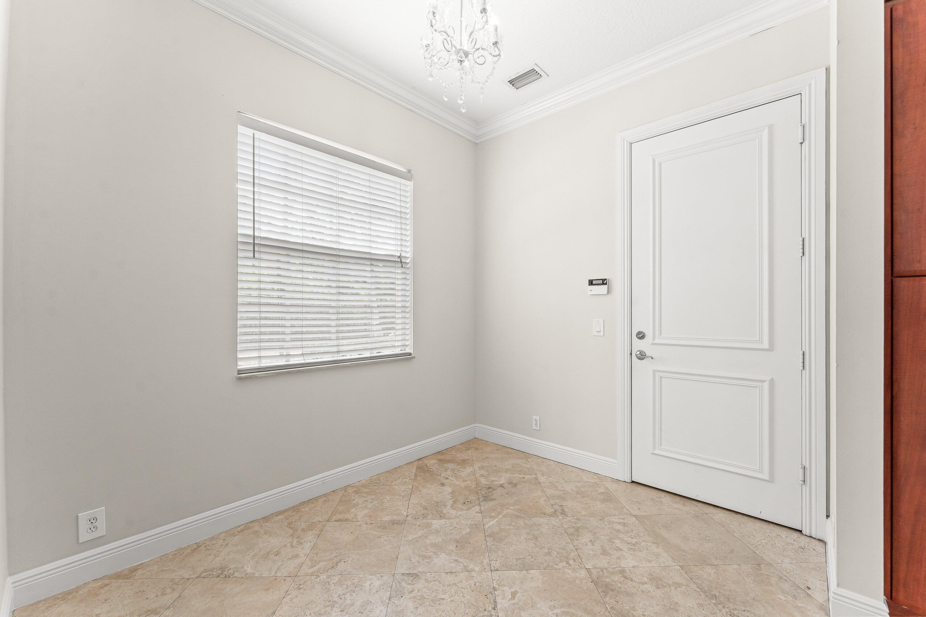 210 Ne 69th Circle Property Photo 10
