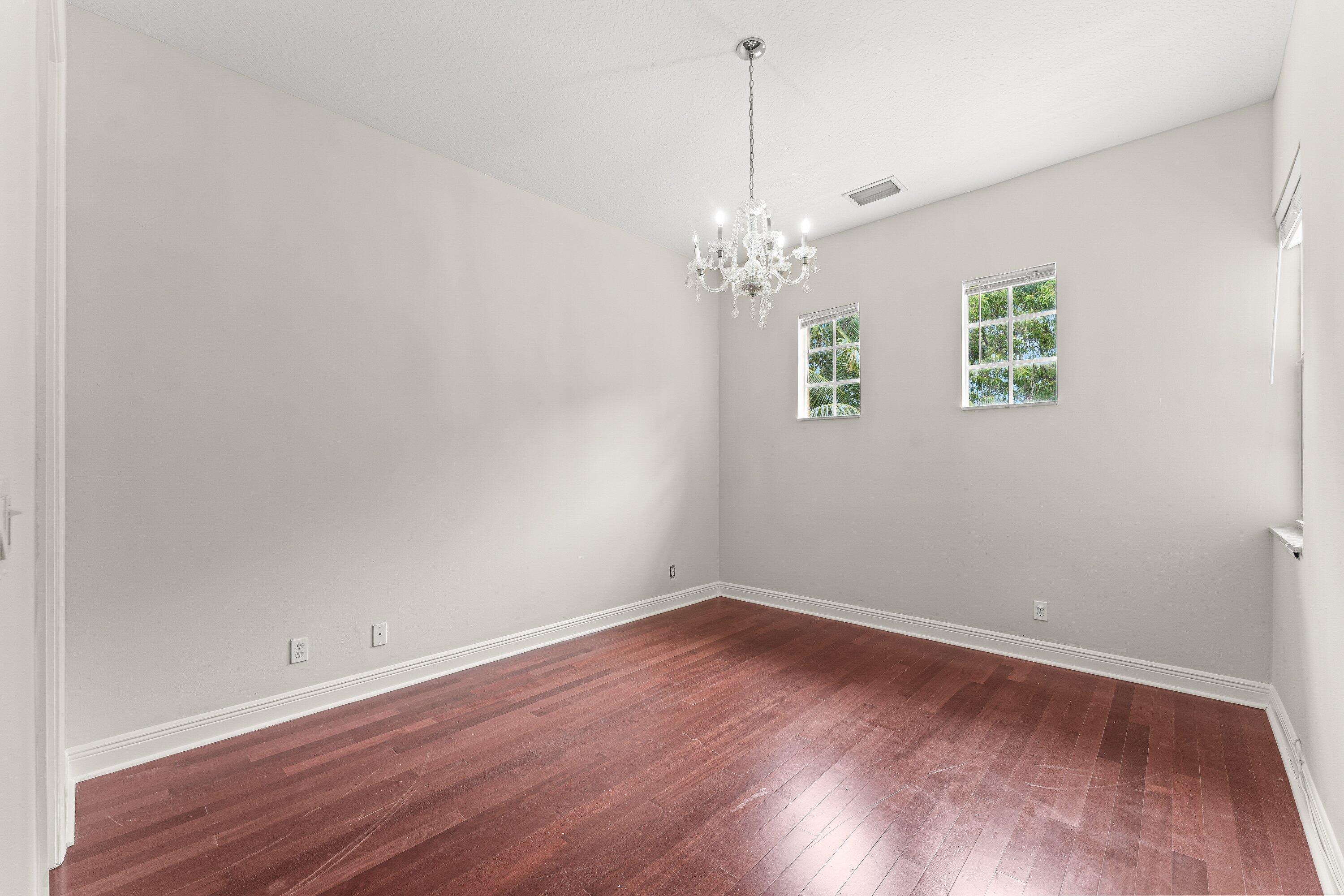 210 Ne 69th Circle Property Photo 24