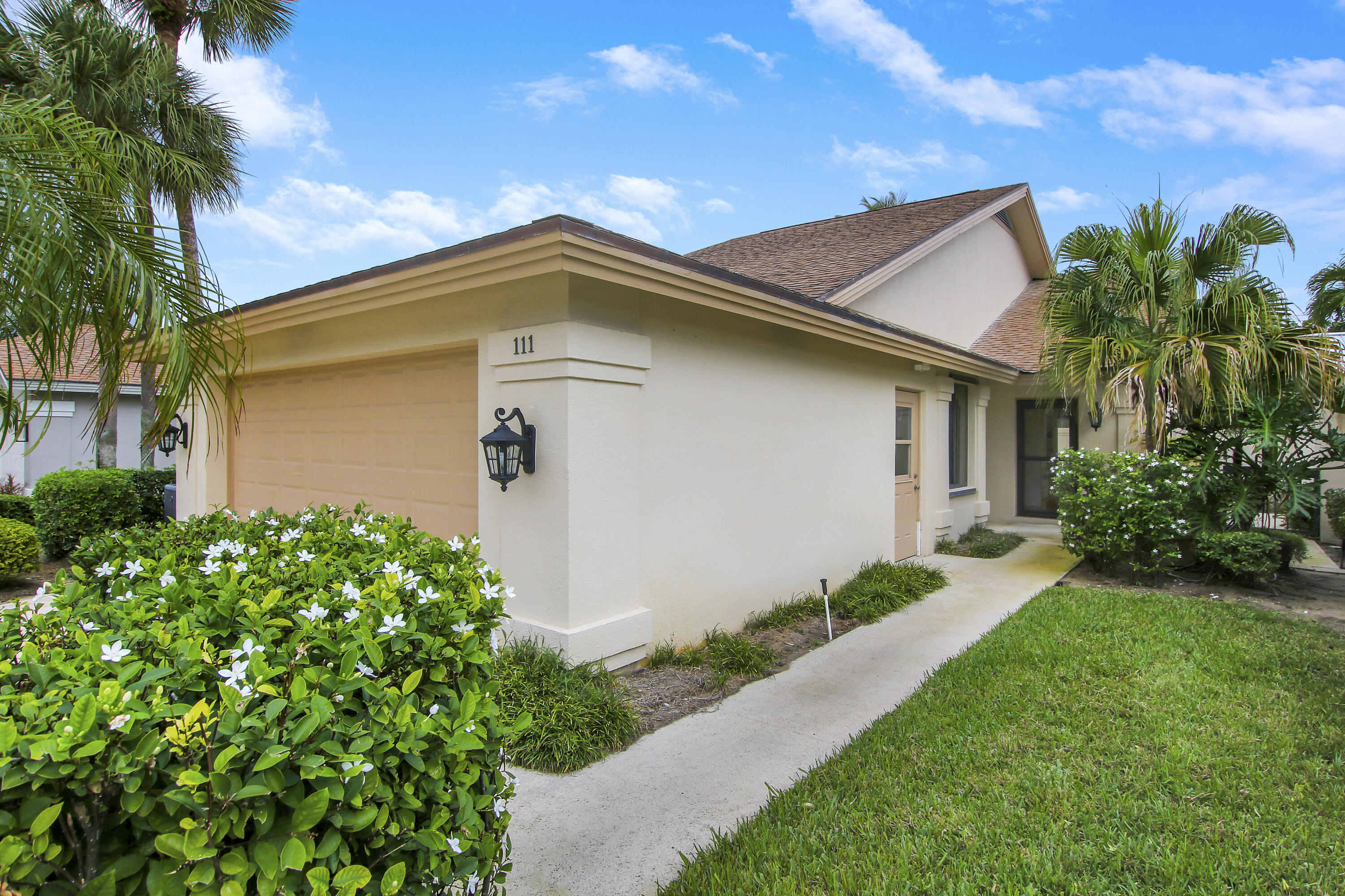 111 Seashore Drive Property Photo 2
