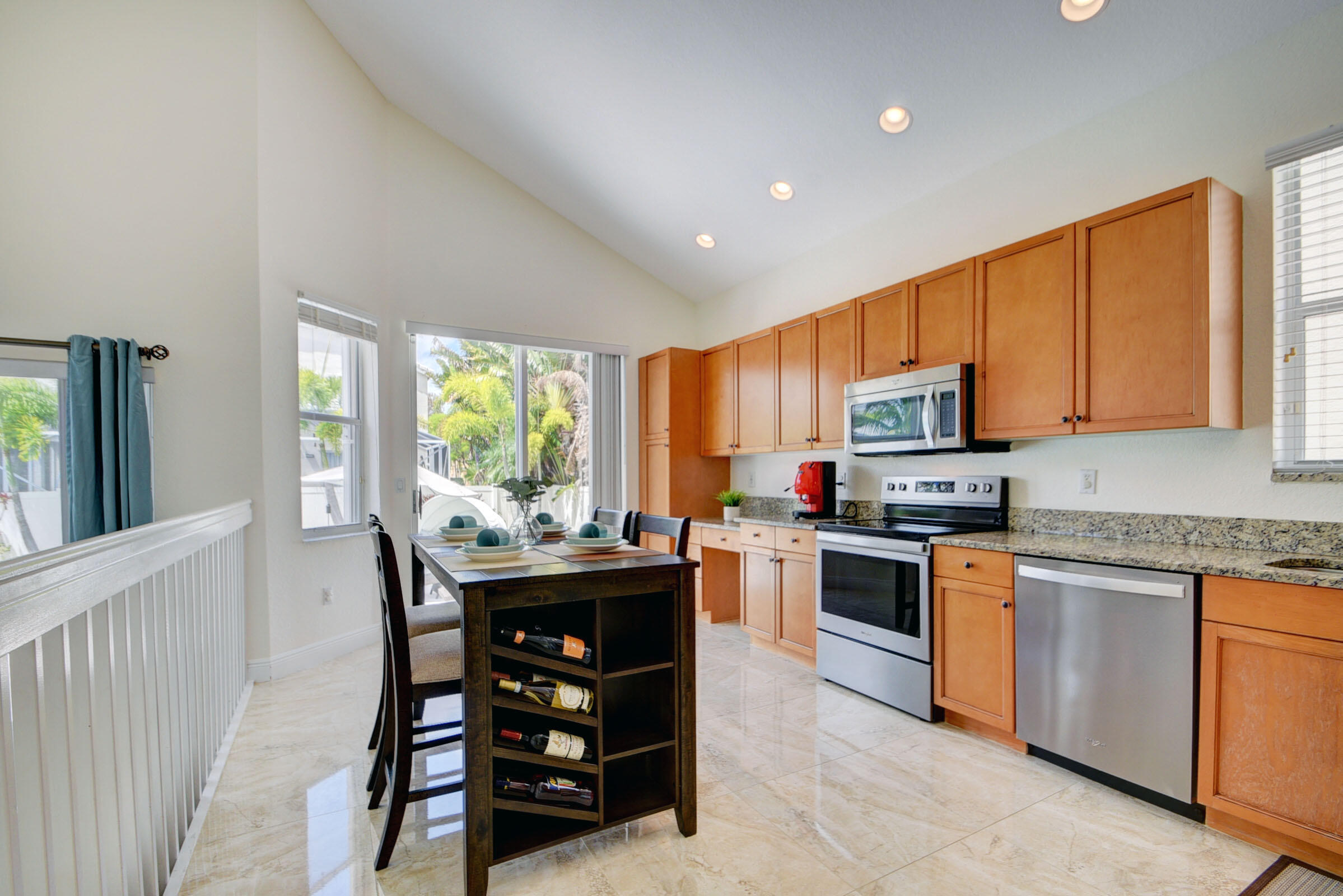 2418 Westmont Drive Property Photo 10