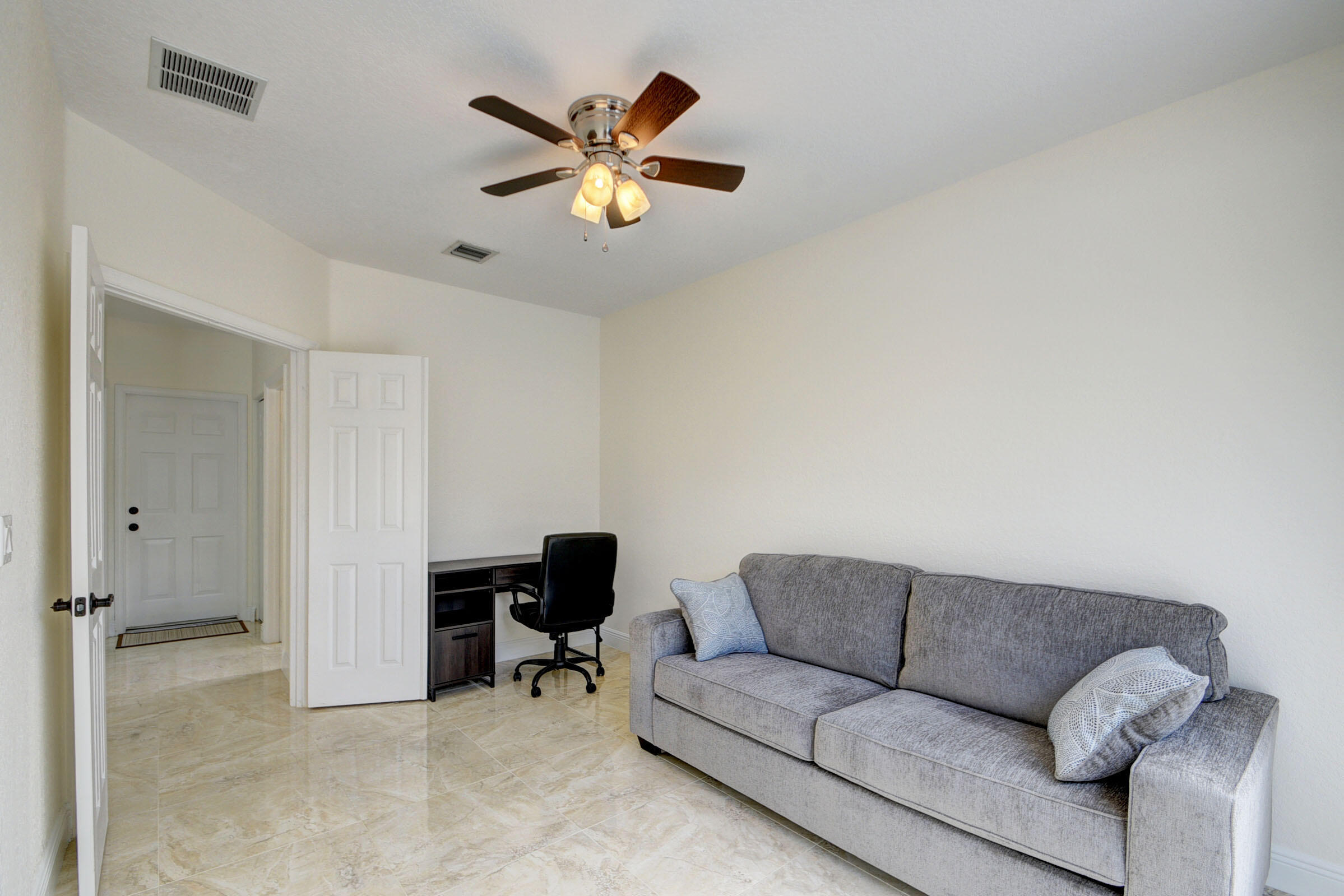 2418 Westmont Drive Property Photo 18