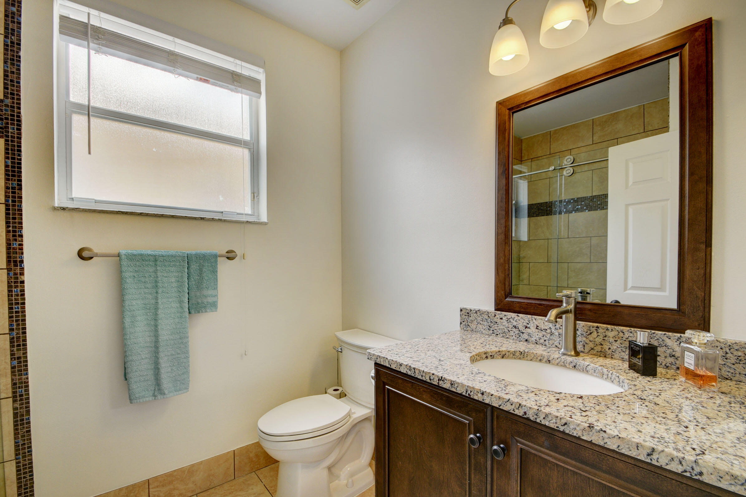 2418 Westmont Drive Property Photo 19