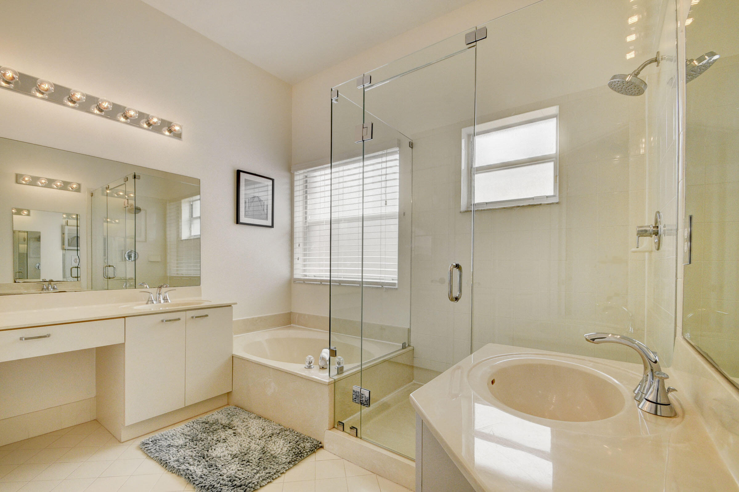 2418 Westmont Drive Property Photo 26