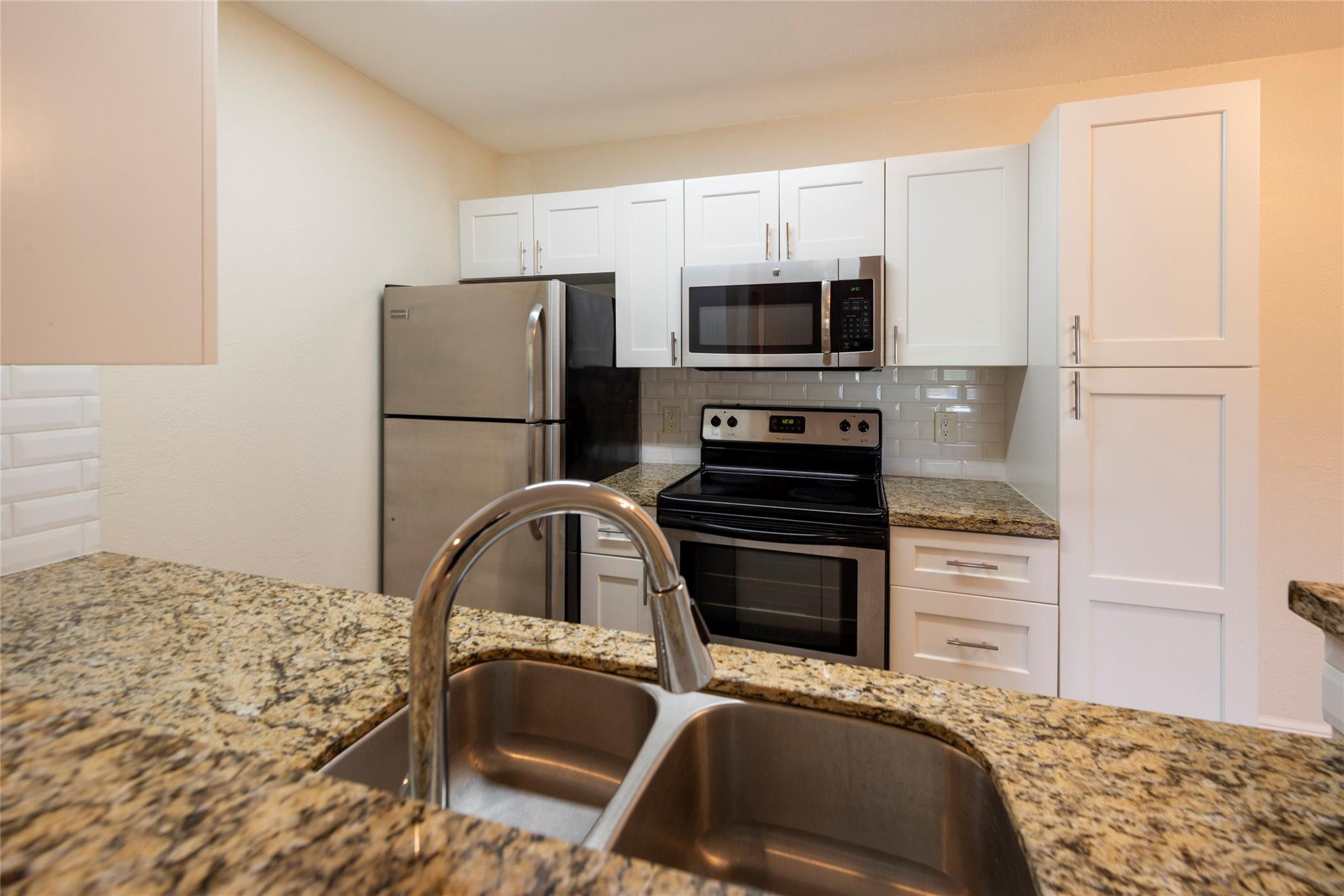 2906 S University Drive 10104 Property Photo 2