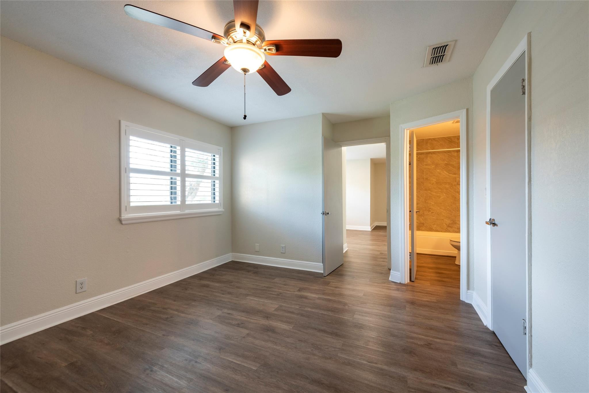 2906 S University Drive 10104 Property Photo 6