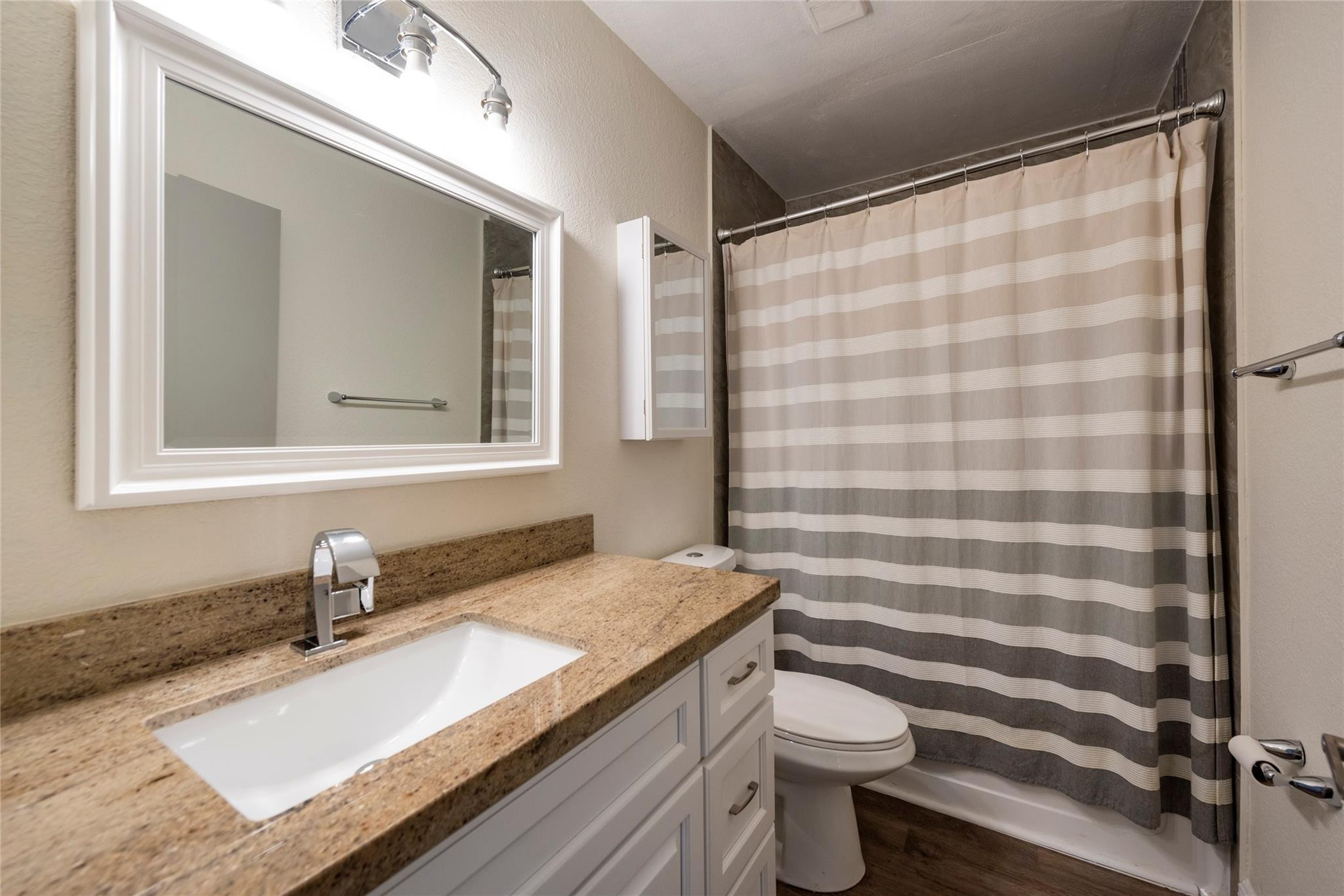 2906 S University Drive 10104 Property Photo 10