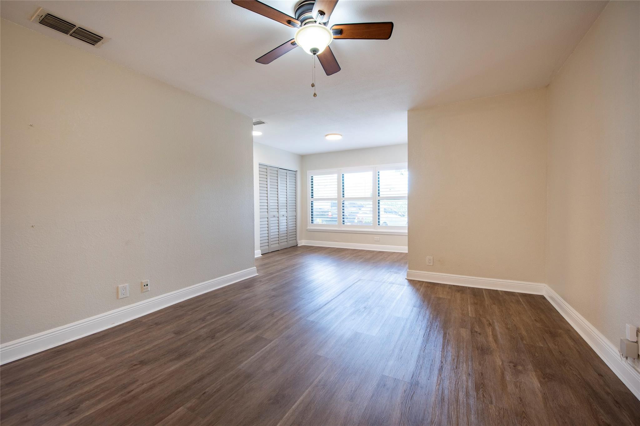 2906 S University Drive 10104 Property Photo 12