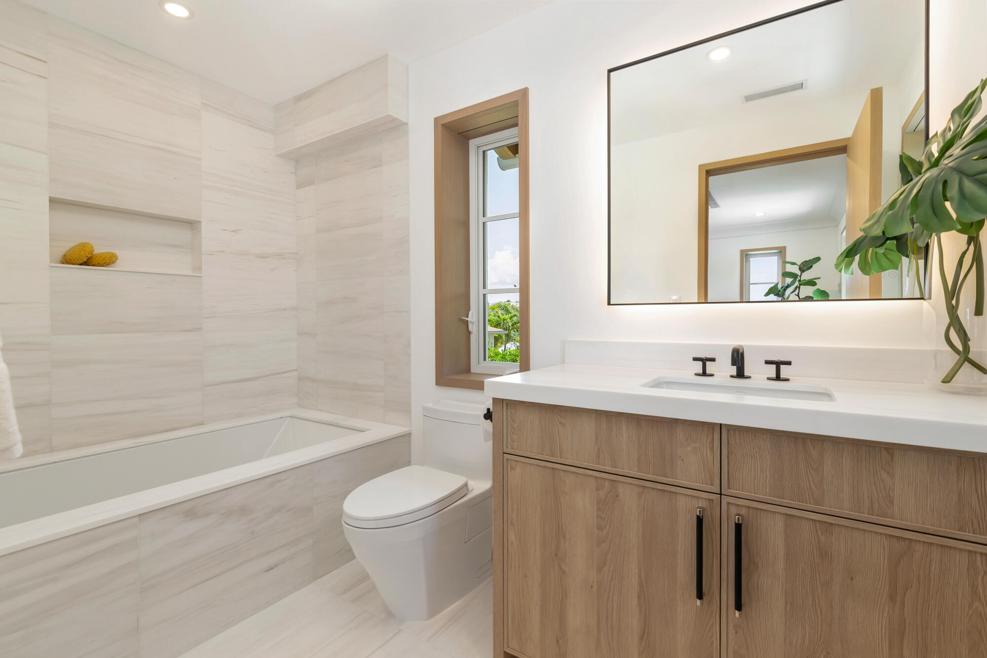 125 Worth Court N Property Photo 47