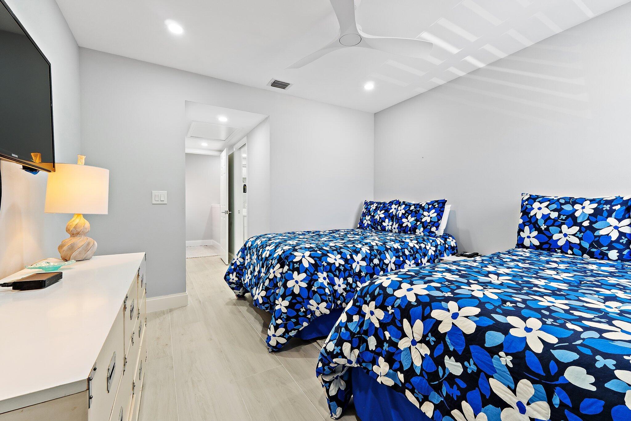 B26036782 Property Photo 23
